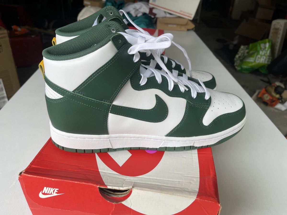 Nike Nike Dunk Green says Australia Size US 12 / EU 45 - 4 Thumbnail