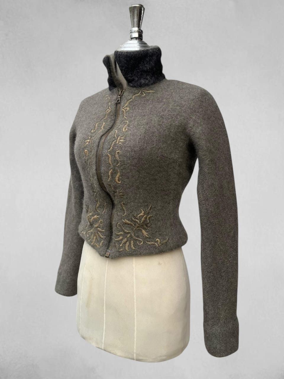 Dries Van Noten Dries Van Noten Embroidery Cropped Jacket Size M / US 6-8 / IT 42-44 - 1 Thumbnail