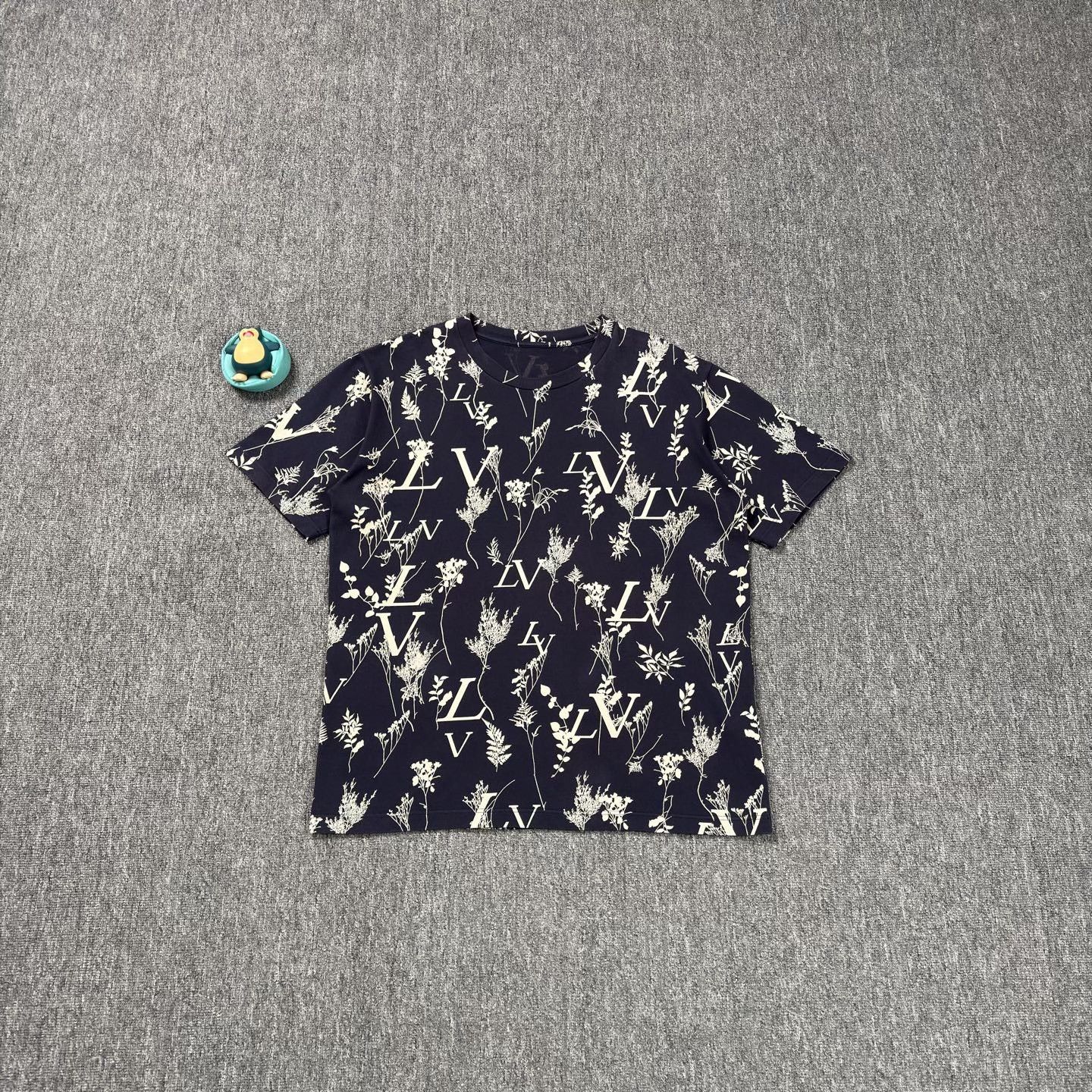Louis Vuitton LV Floral Print Navy Short-Sleeve Size US XL / EU 56 / 4 - 1 Thumbnail