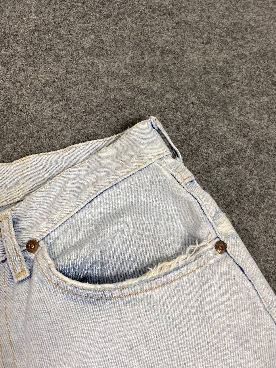 Lee vintage 80s lee lightwash distressed denim made in usa Size US 31 - 9 Thumbnail