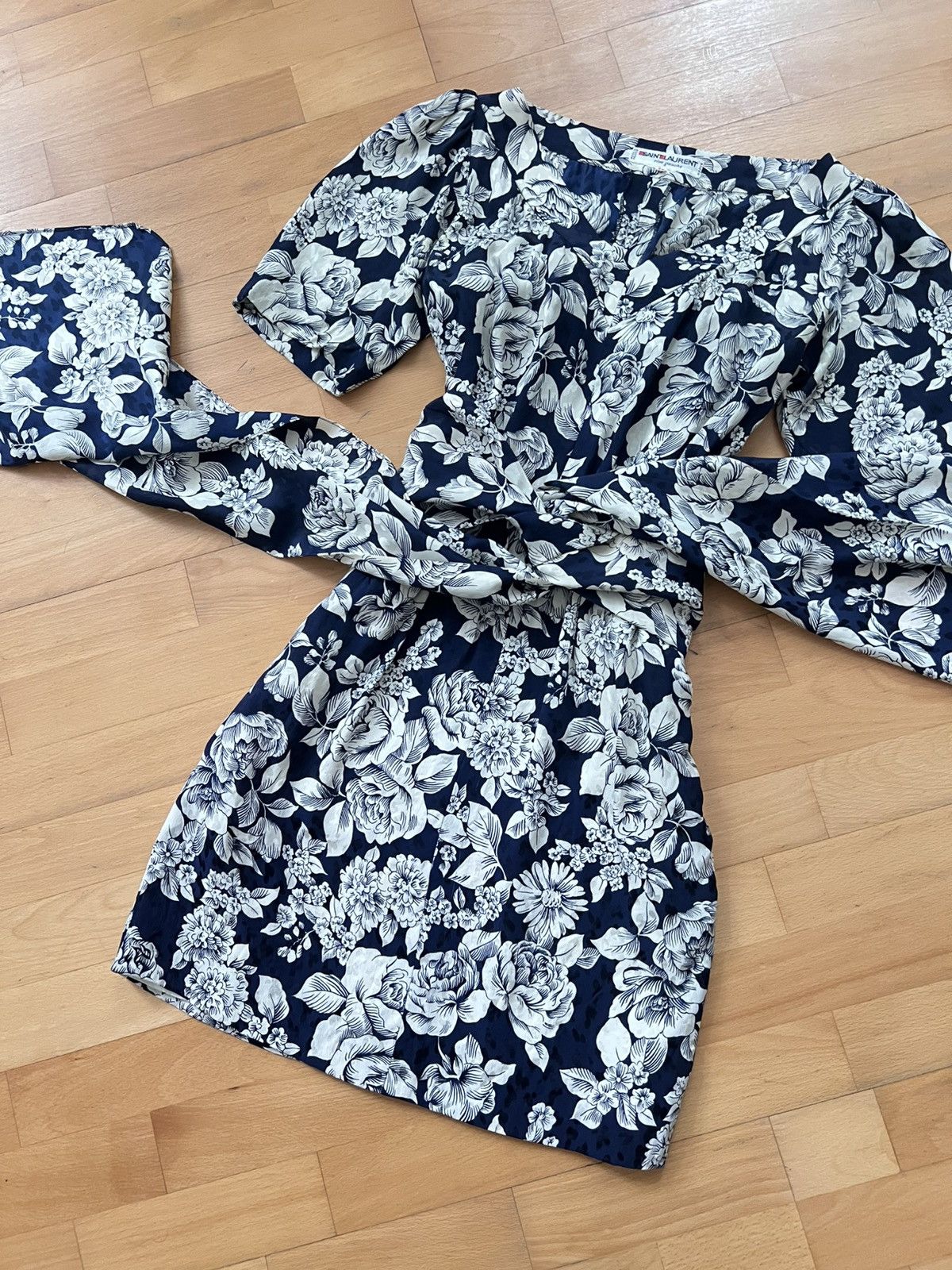 Saint Laurent Paris Vintage 80s Saint Laurent rive gauche floral dress Size M / US 6-8 / IT 42-44 - 6 Thumbnail