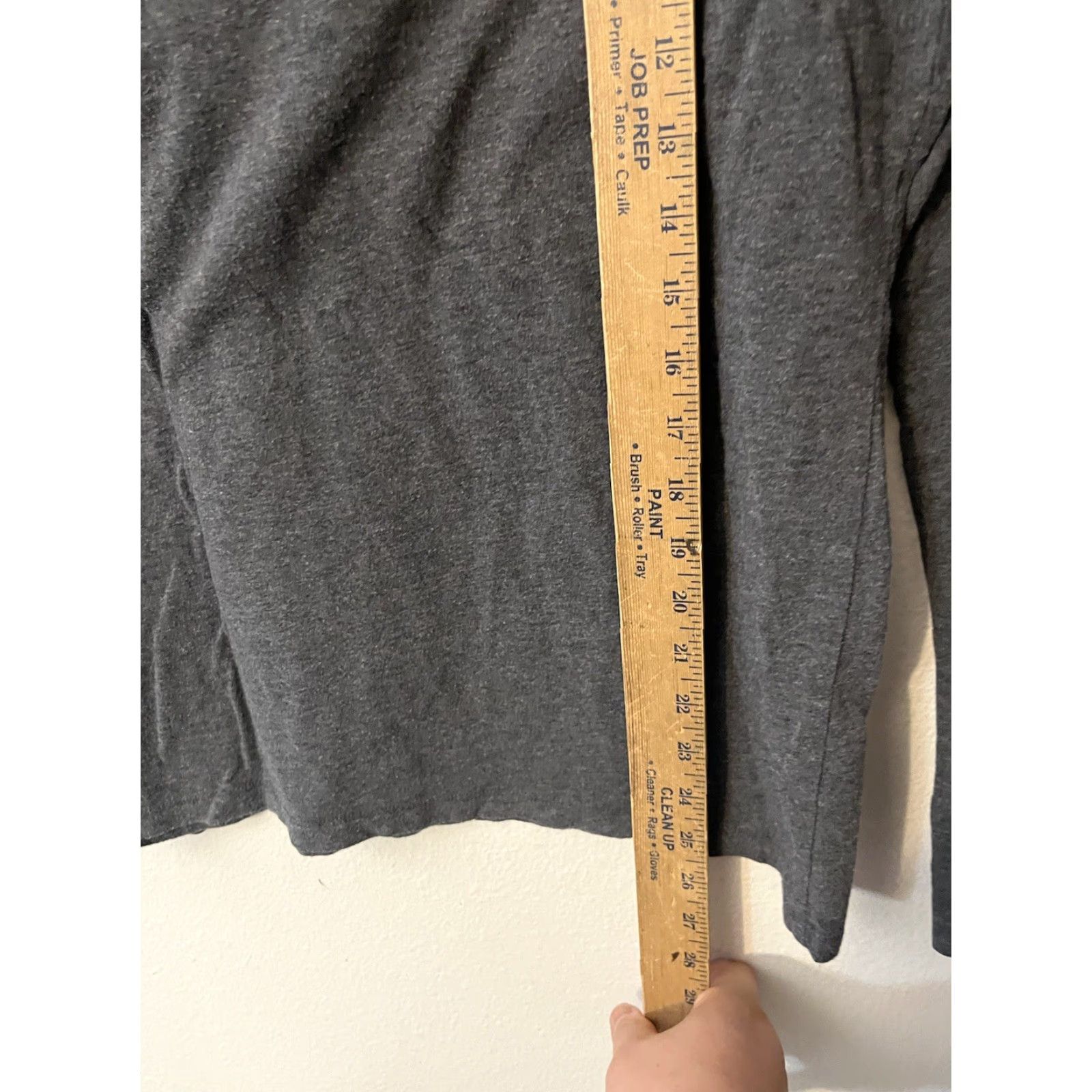 Banana Republic Banana Republic T Shirt - Gray - M - Long Sleeve V-Neck Blouse Shirt Womens Size M / US 6-8 / IT 42-44 - 4 Thumbnail