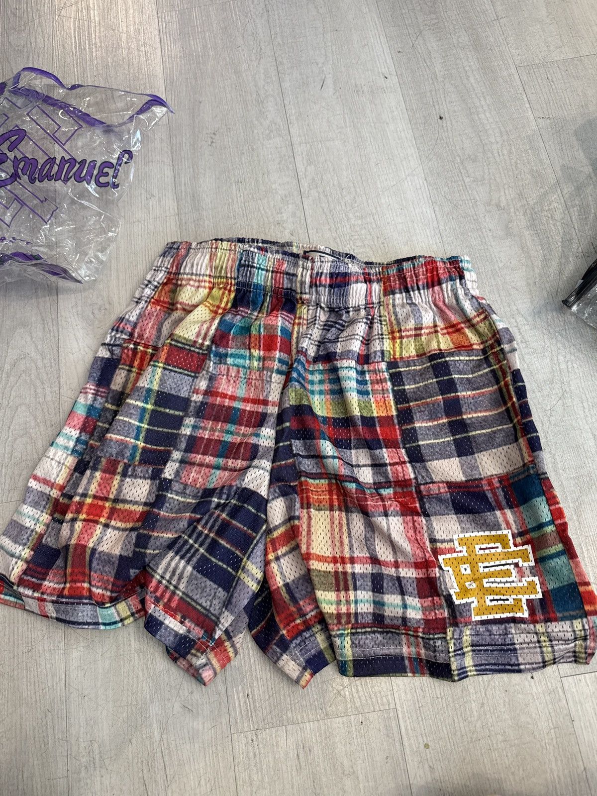 Eric Emanuel Eric Emanuel plaid shorts with yellow logo Size US 36 / EU 52 - 1 Thumbnail