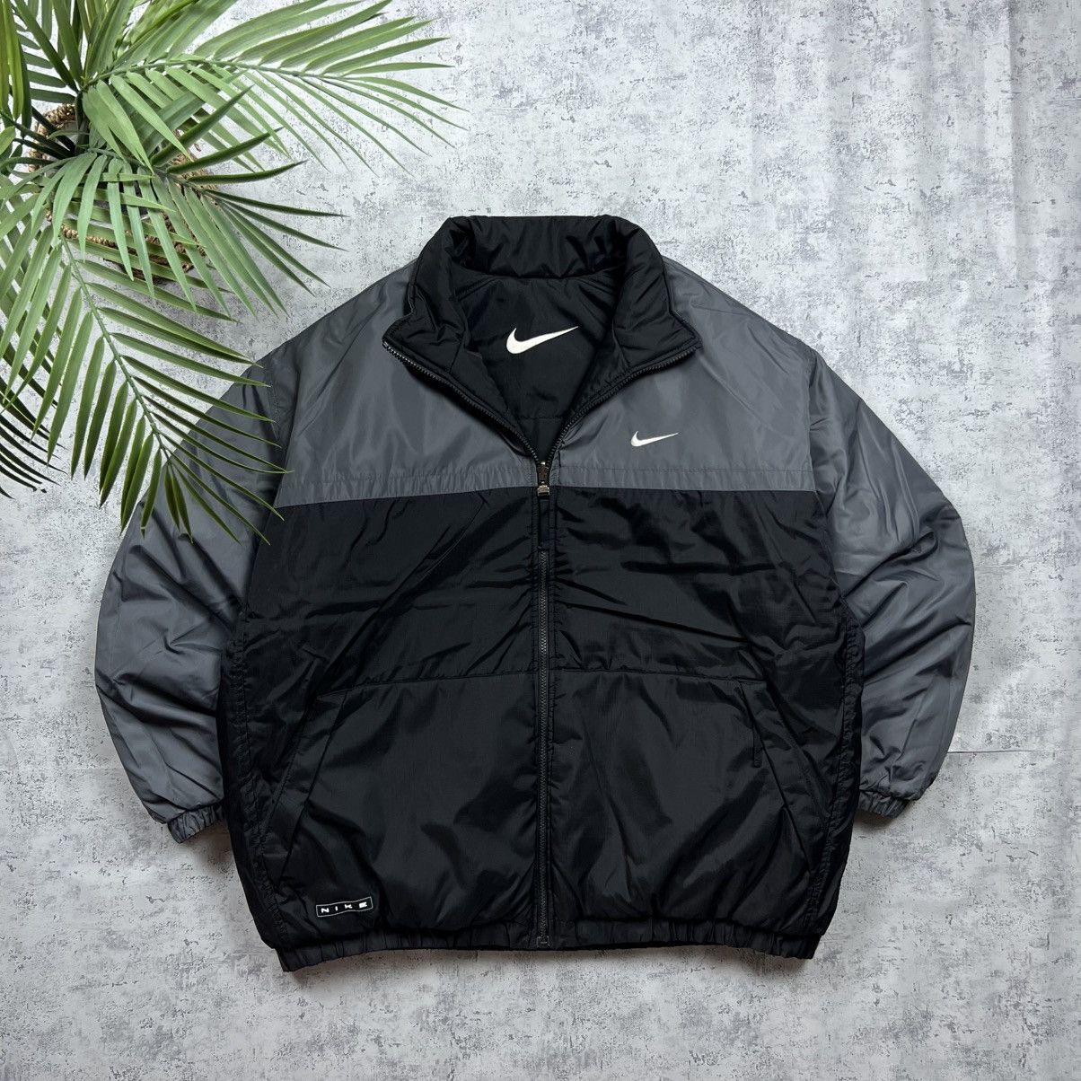 Nike 90s NIKE REVERSIBLE VINTAGE OVERSIZED PUFFER DOWN JACKET Size US XL / EU 56 / 4 - 1 Thumbnail