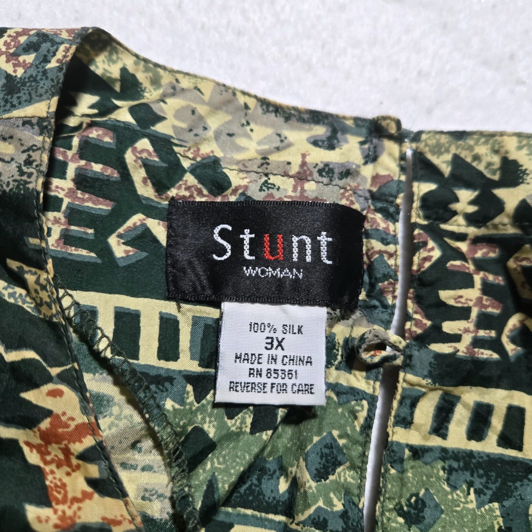 Vintage Stunt Stunt Vintage Silk Blouse Shirt 3X Adult Women's Plus Size Green 100% Silk Blouse Shirt Vintage Size XXL / US 16-18 / IT 52-54 - 2 Thumbnail