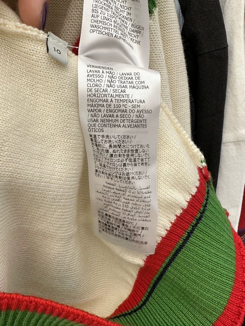 Gucci Gucci Size 10 V-neck sweater 2503-Nextarrow Size US XS / EU 42 / 0 - 6 Thumbnail