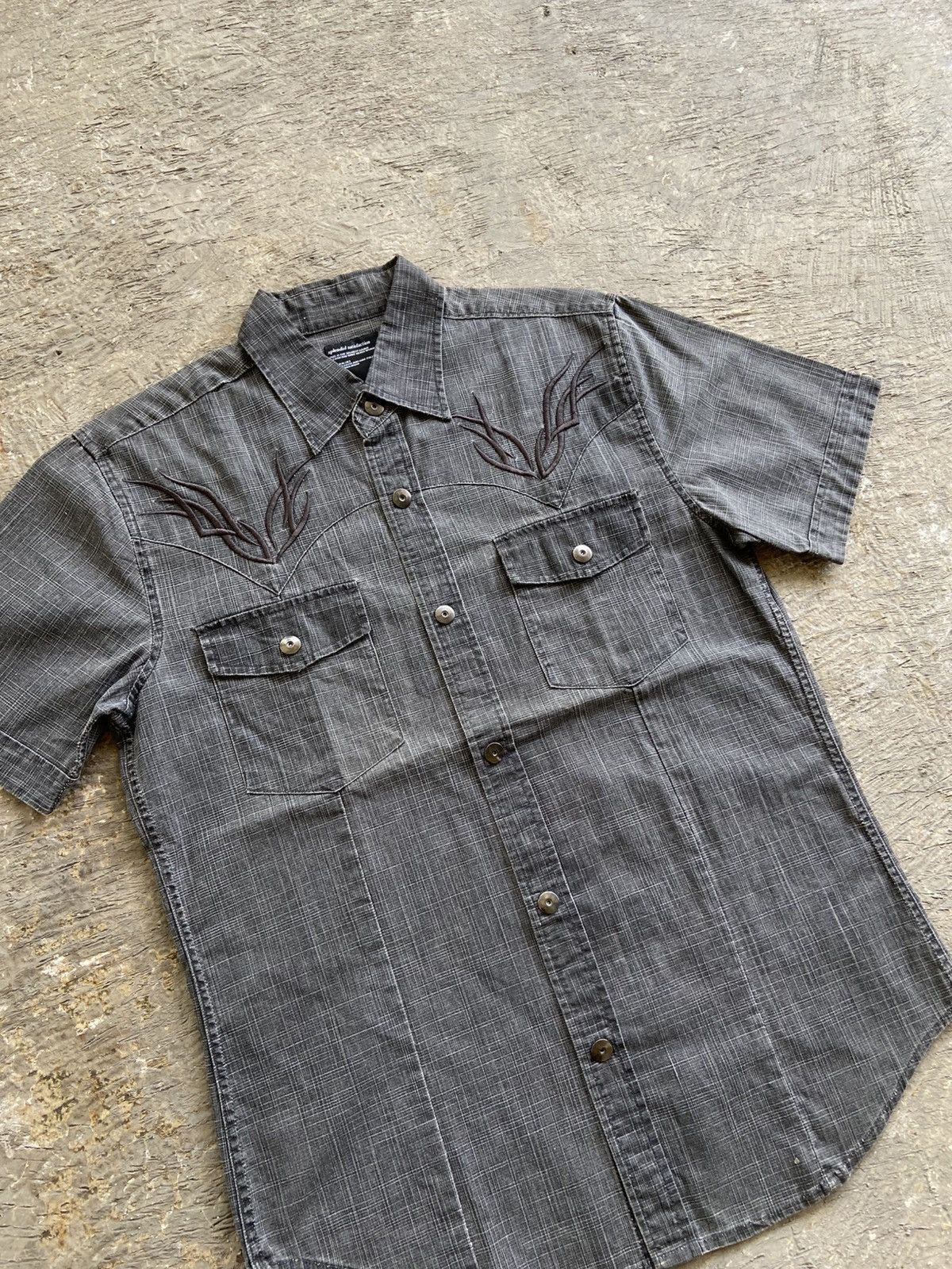 20471120 2000s Splendid Satisfaction - Vkei Style Snap Button Shirt Size US M / EU 48-50 / 2 - 2 Thumbnail