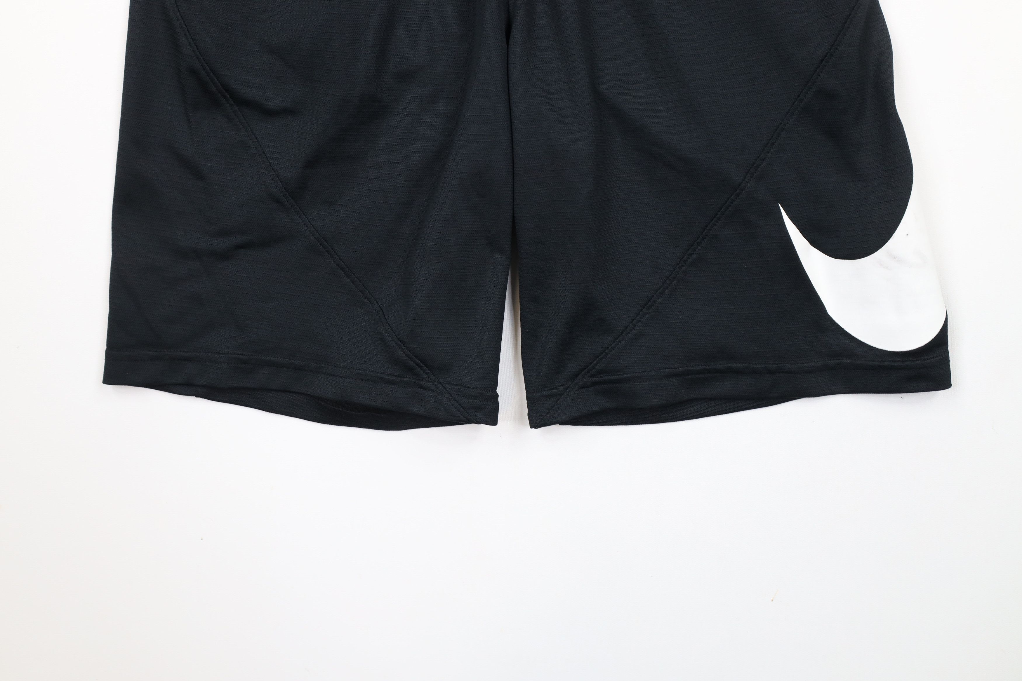 Nike × Vintage Vintage Nike Logo Above Knee Gym Basketball Shorts Black Size US 32 / EU 48 - 4 Thumbnail