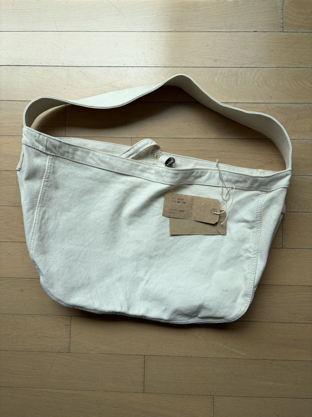 Taiga Takahashi [L] Taiga Takahashi Lot.004 Newsboy Bag Ivory Size ONE SIZE - 1 Thumbnail