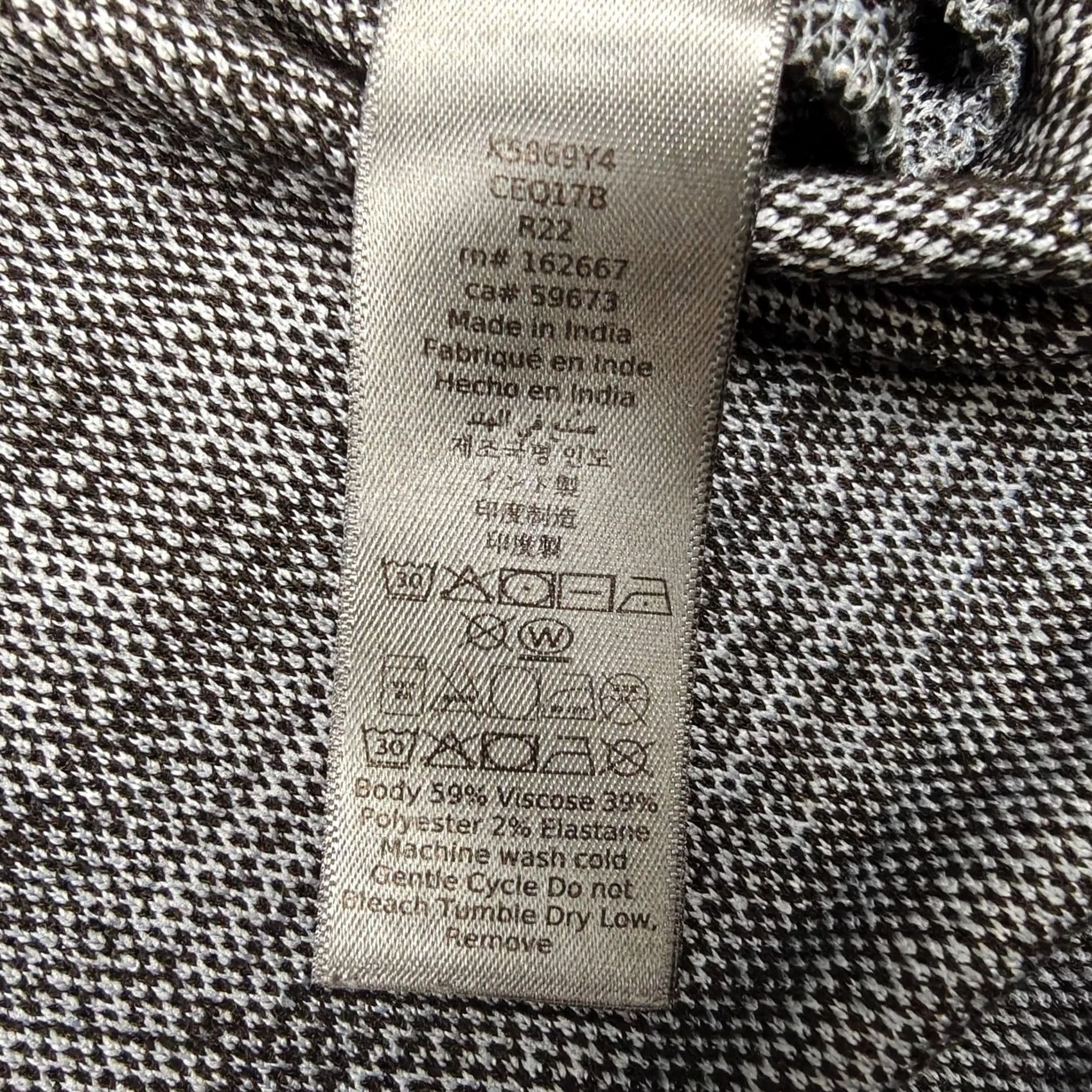 John Varvatos - "John Varvatos" - Key brand Size US XL / EU 56 / 4 - 4 Thumbnail