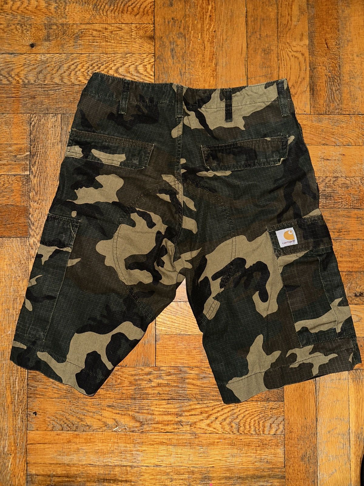 Carhartt Wip Carhartt WIP Cargo Camo Short Size US 28 / EU 44 - 3 Thumbnail
