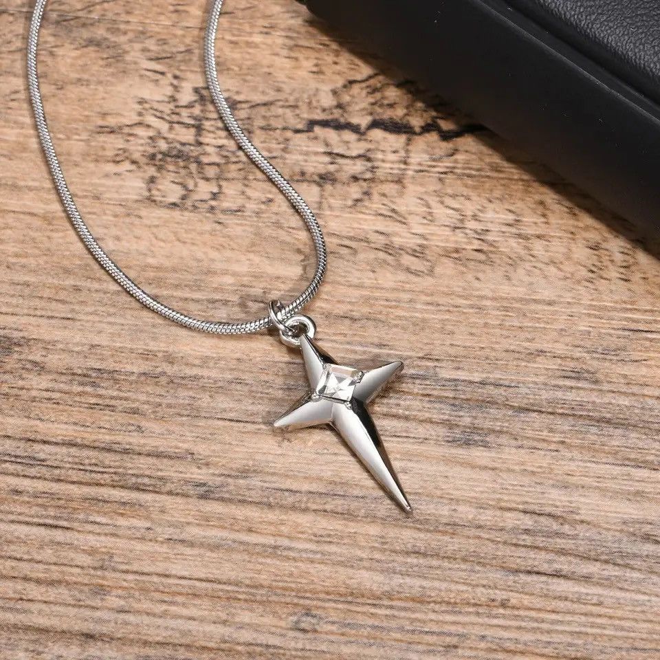 Jewelry Four Pointed Star Pendant Necklaces Size ONE SIZE - 3 Thumbnail