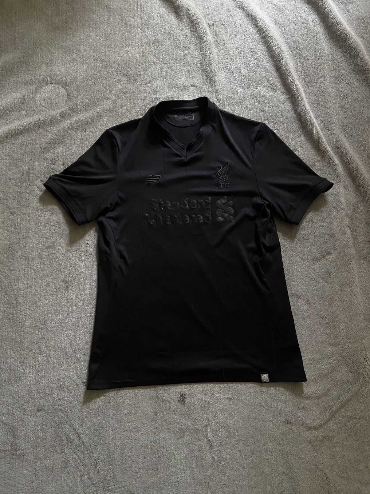 Designer × New Balance Liverpool 17 125 anniversary Jersey blackout limited edition Size US XL / EU 56 / 4 - 1 Thumbnail