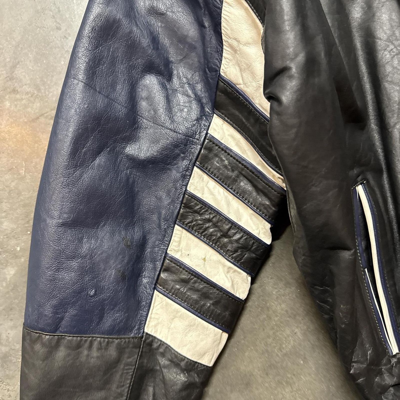 Vintage Vintage Dallas Cowboys Taz Tasmanian Devil Leather Jacket Size US M / EU 48-50 / 2 - 4 Thumbnail