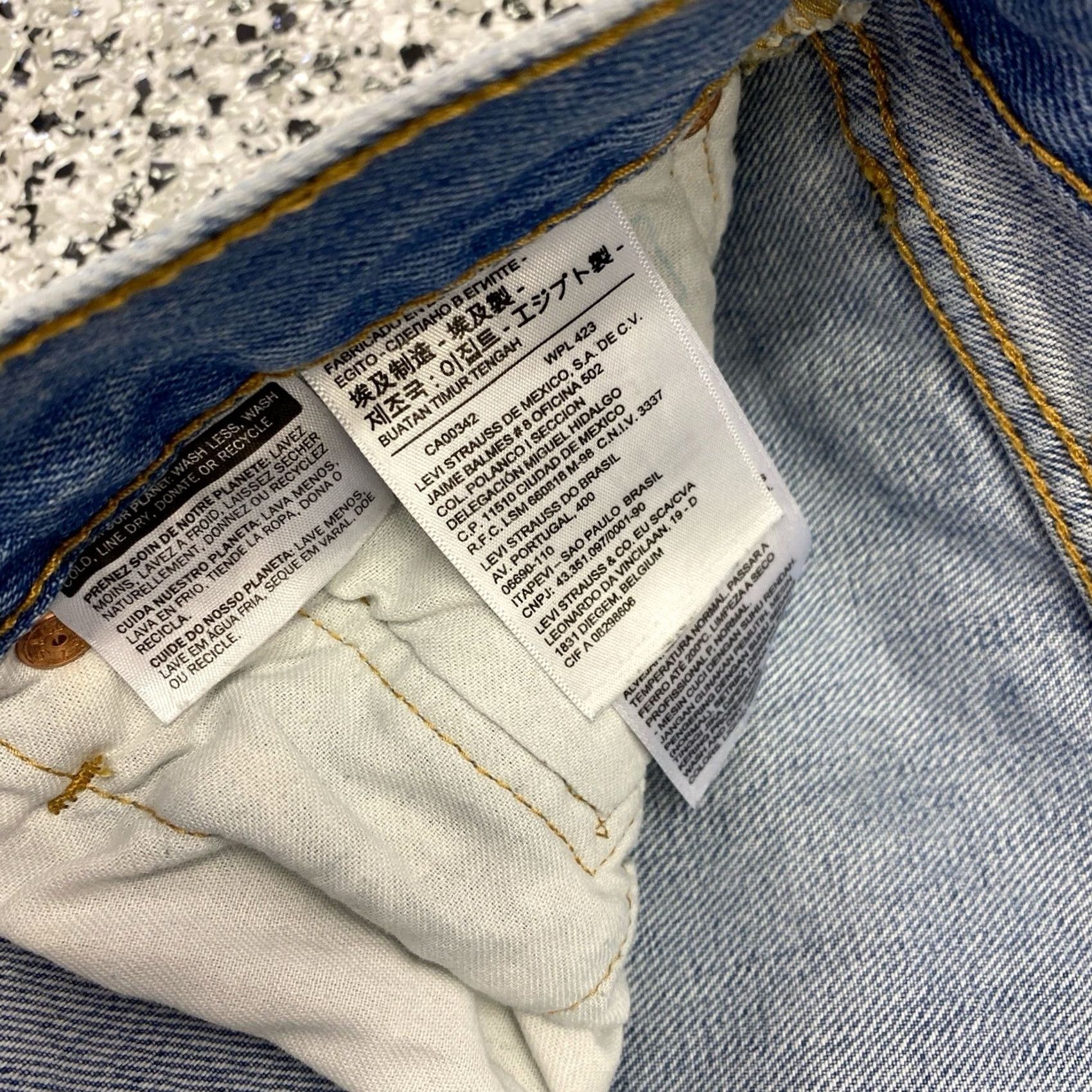 Levi's Levi's 501 Jeans Blue Straight Leg 36x29 Button Classic Logo 90s Cowboys USA Men’s Regular Denim Jeans Vintage? Size US 36 / EU 52 - 4 Thumbnail