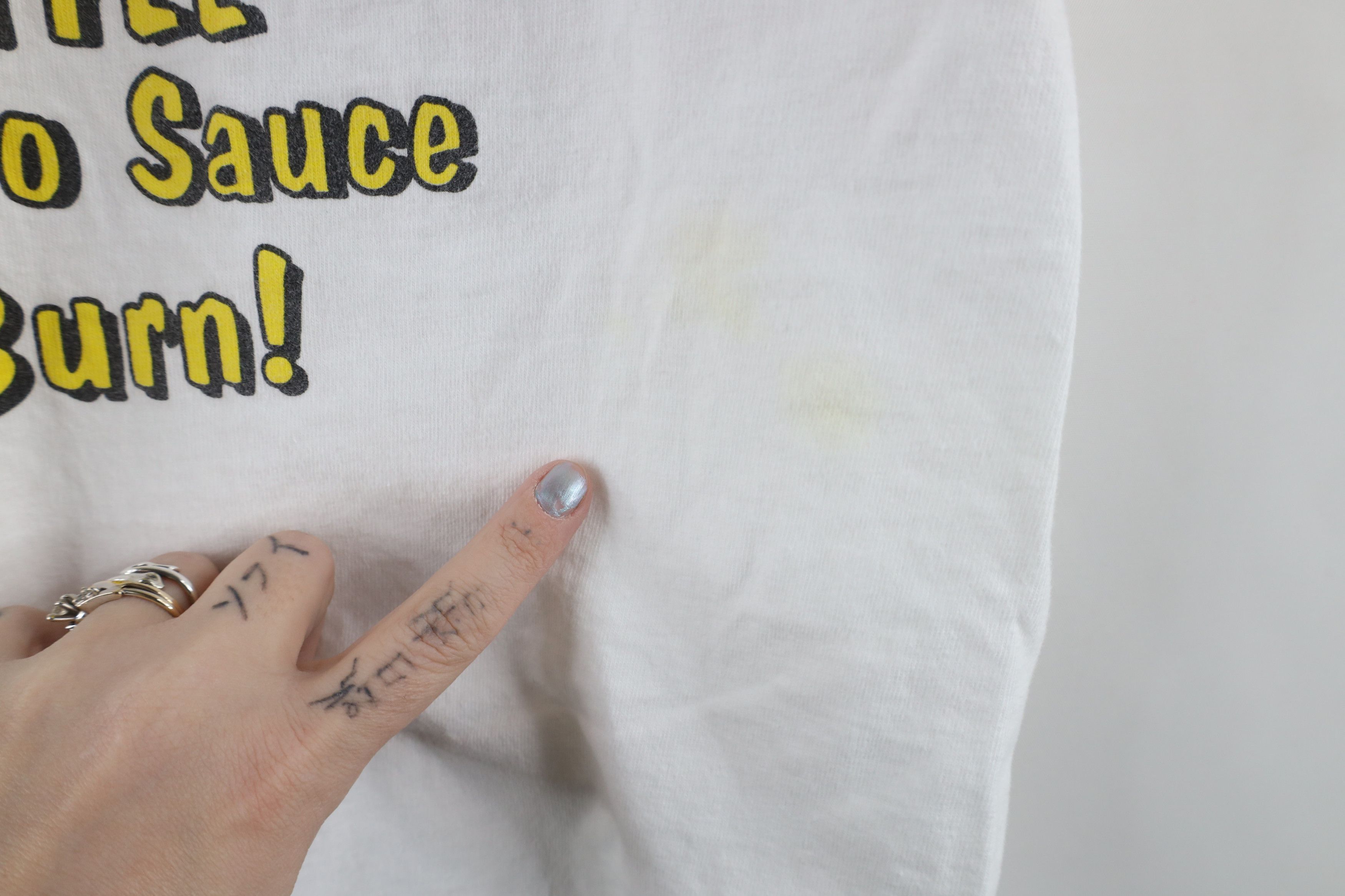 Vintage Vintage 90s Hogs Ass Garlic Habanero Sauce T-Shirt White Size US M / EU 48-50 / 2 - 10 Thumbnail