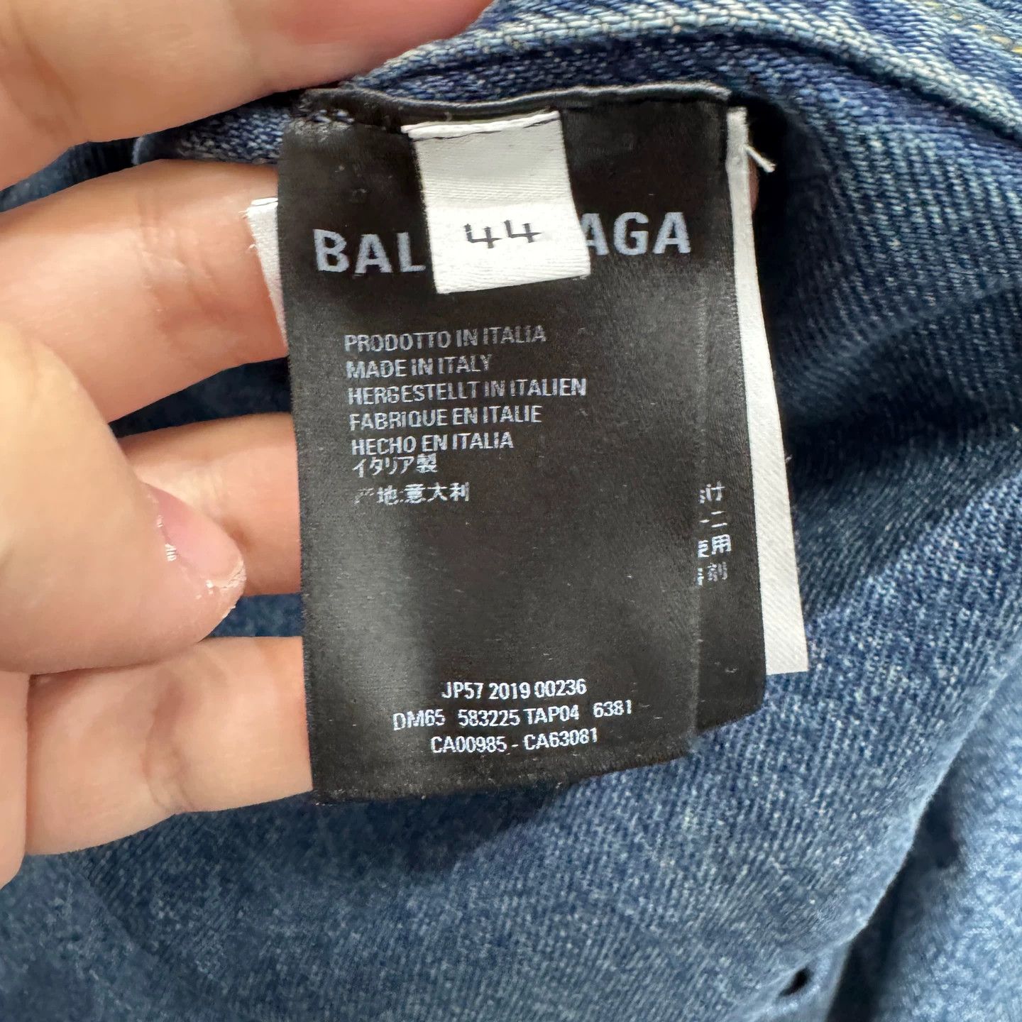 Balenciaga Balenciaga Runway Distressed Denim Coat Size US S / EU 44-46 / 1 - 3 Thumbnail