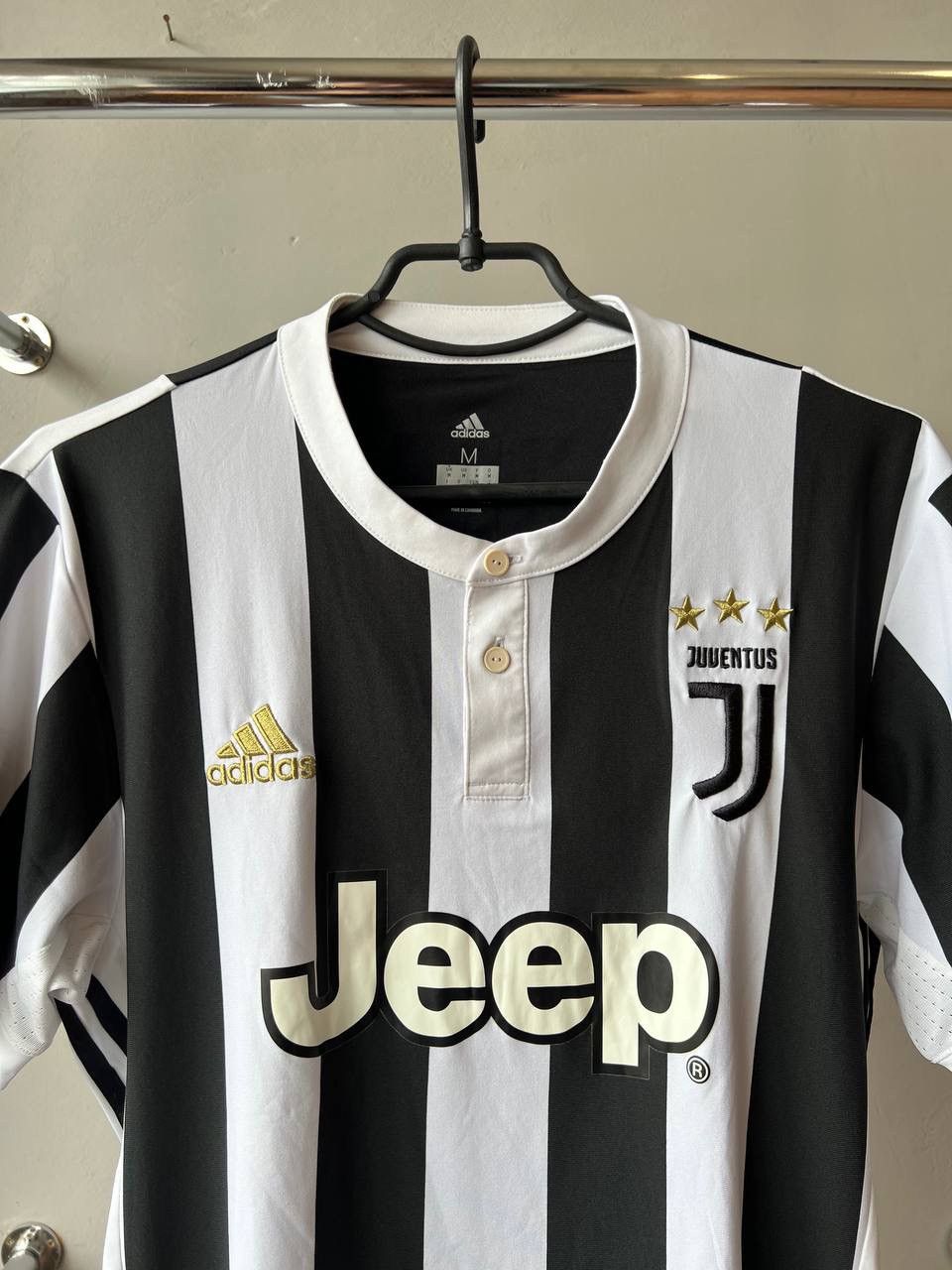Adidas 2017/18 JUVENTUS FC HOME SOCCER JERSEY FOOTBALL SHIRT ADIDAS Size US M / EU 48-50 / 2 - 4 Thumbnail
