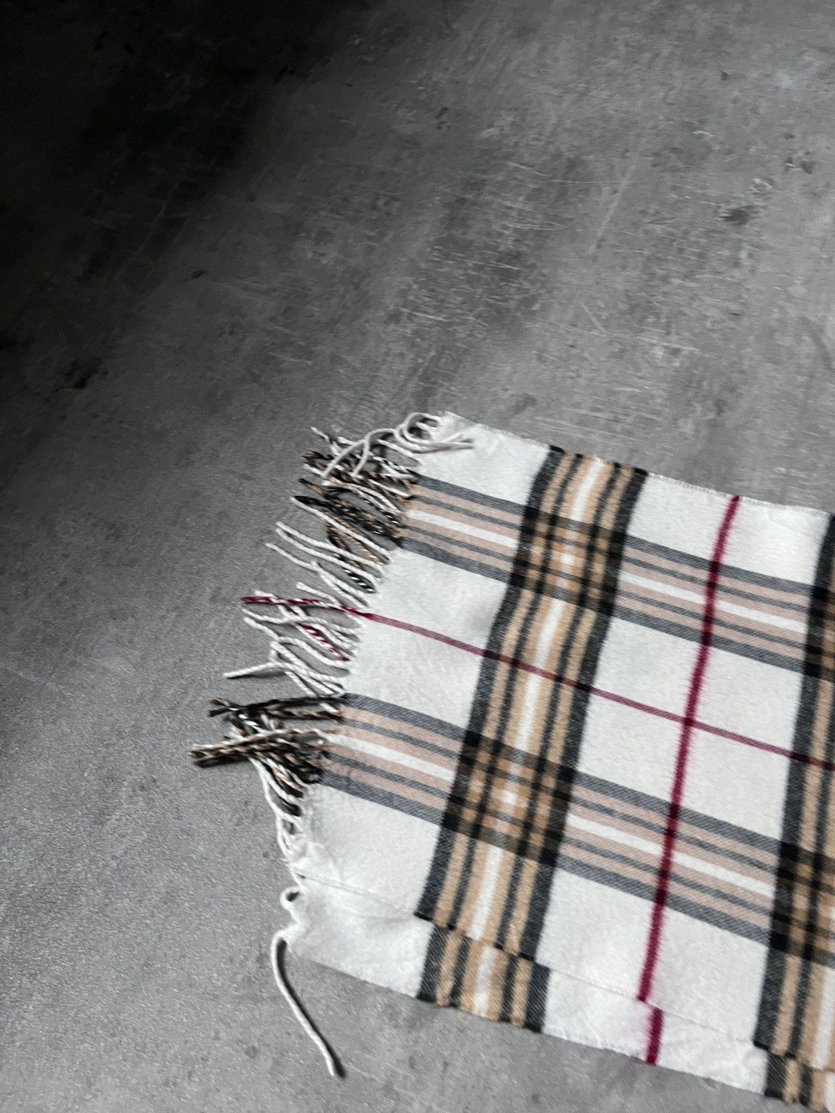 Burberry Burberrys vintage scarf cream wool Size ONE SIZE - 7 Thumbnail