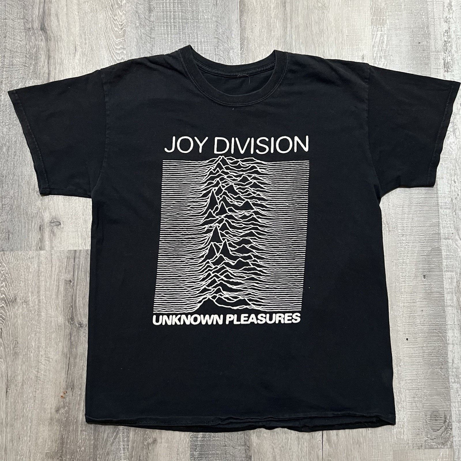Vintage VTG Joy Division Unknown Pleasures Black Y2K Band T Shirt Size US L / EU 52-54 / 3 - 1 Thumbnail