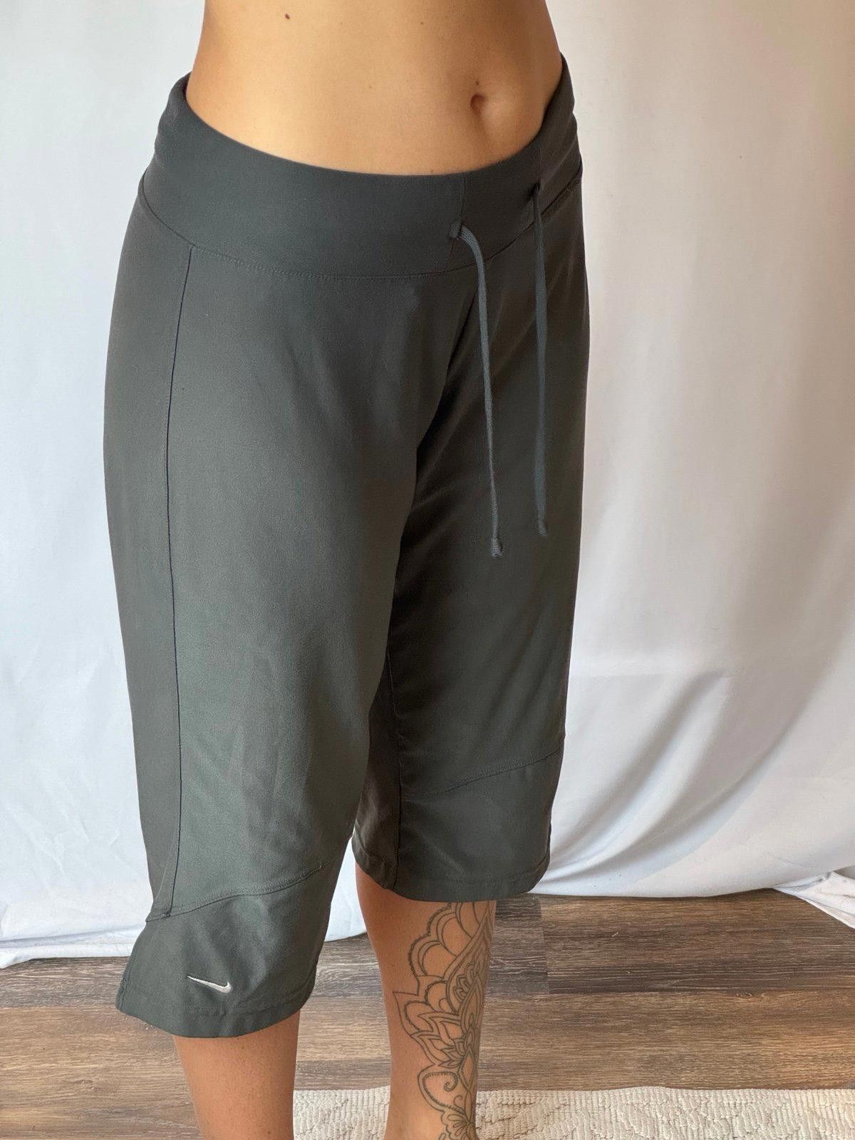 Designer Nike grey capri Size 36" / US 14 / IT 50 - 2 Thumbnail