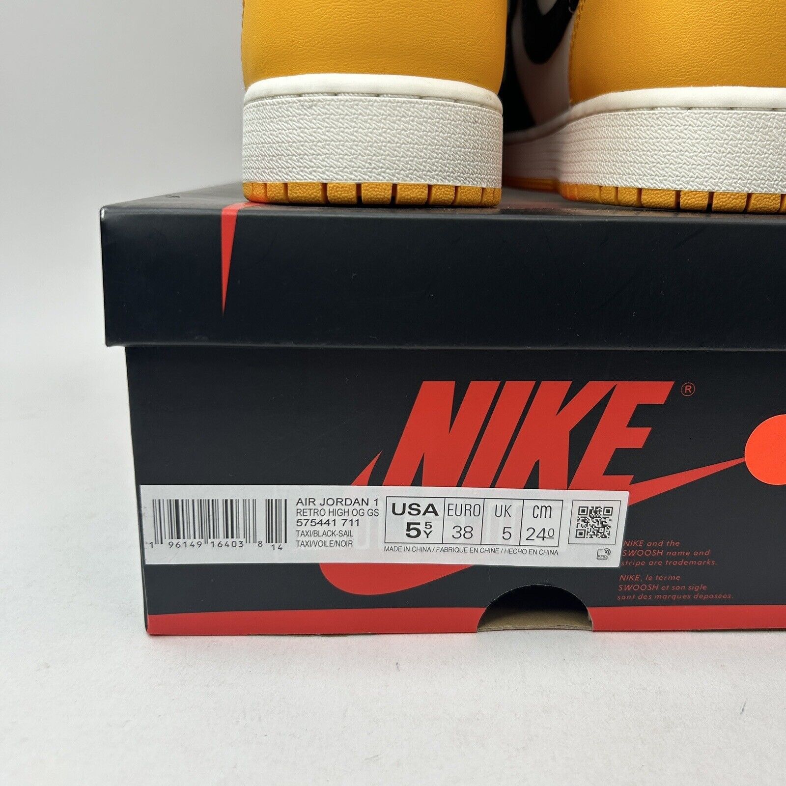 Nike Nike Air Jordan 1 Retro High OG GS “Yellow Toe/Taxi” 2023 Size US 7 / IT 37 - 5 Thumbnail