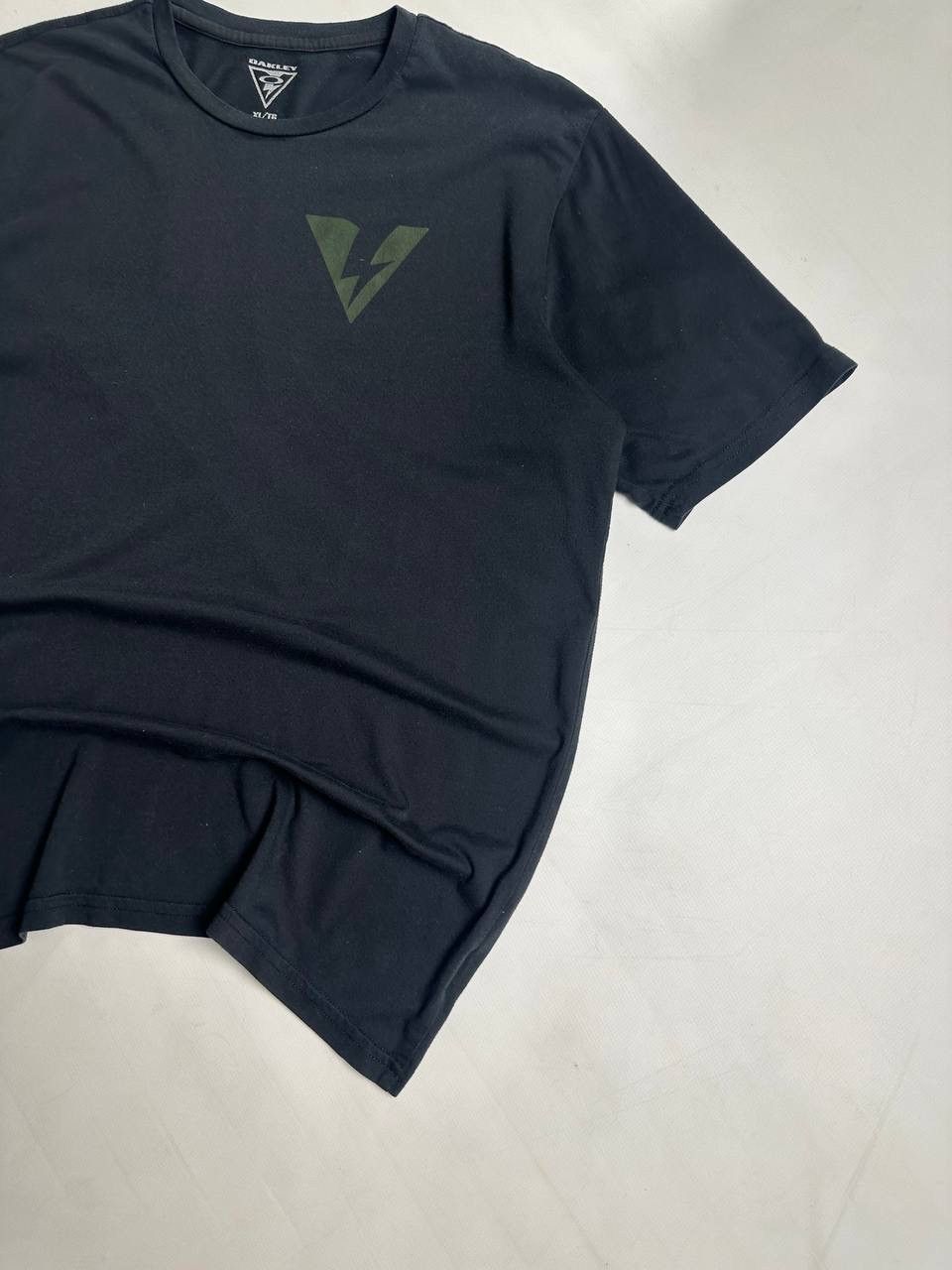 Oakley 00’s Vintage Oakley Software Big Logo T Shirt Size US L / EU 52-54 / 3 - 3 Thumbnail