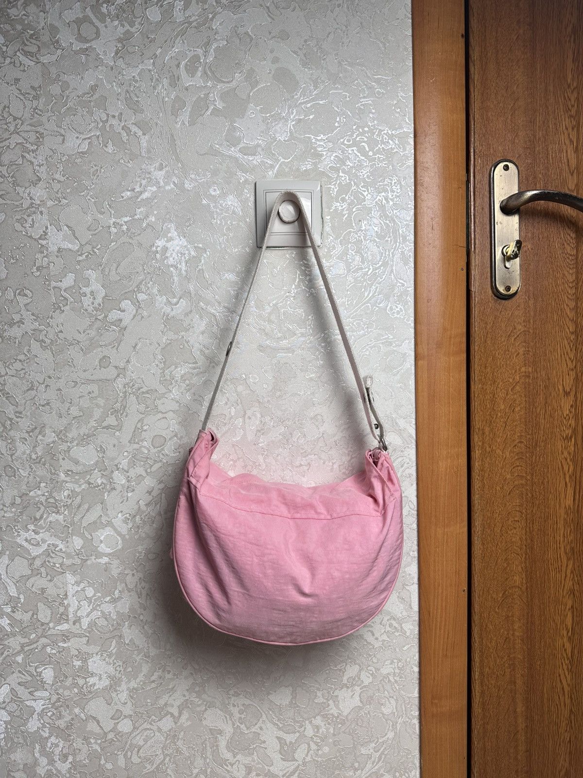 Puma × Vintage Puma Y2K Rounded Half Moon Pink Barbie Handbag Size ONE SIZE - 9 Thumbnail