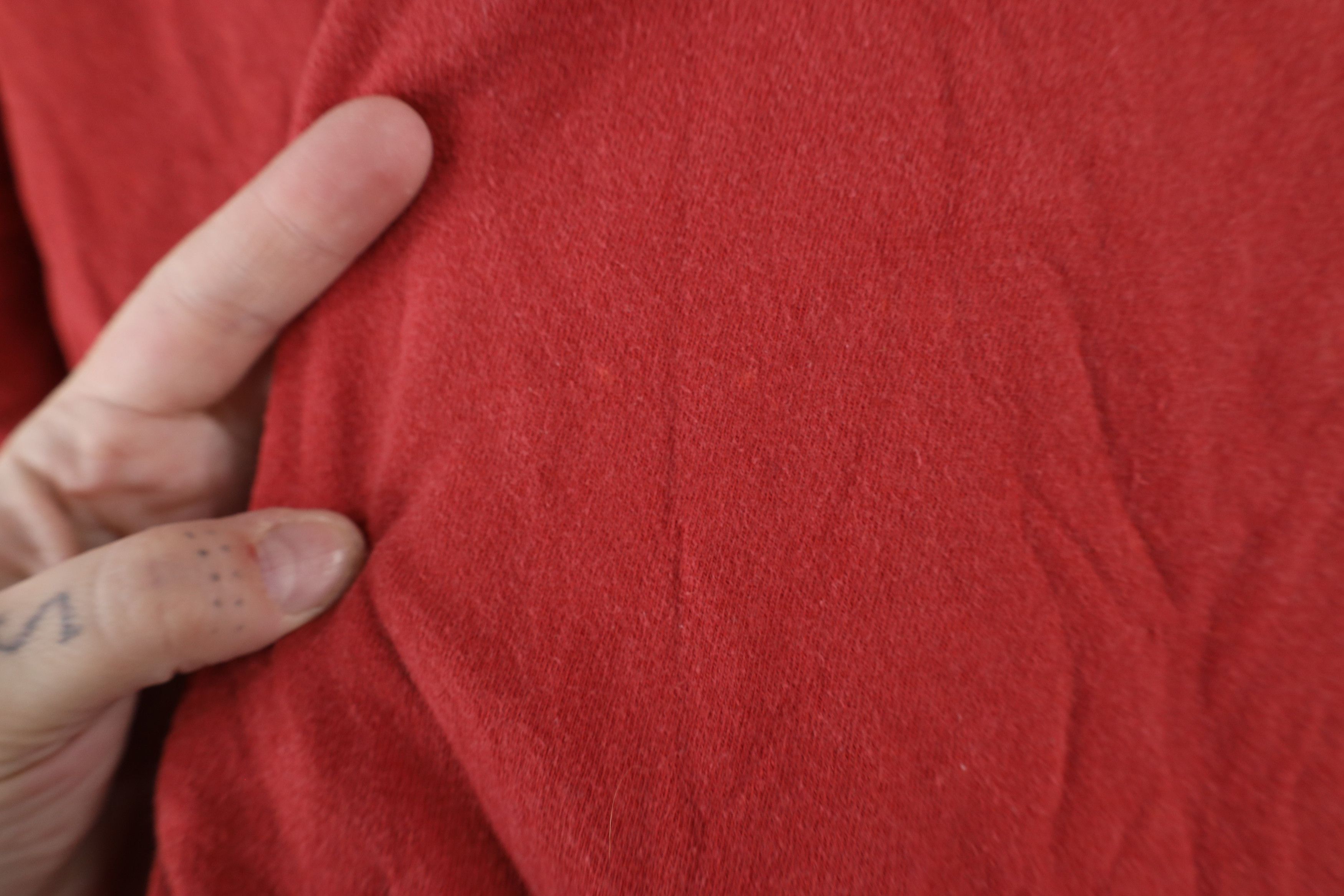 Russell Athletic × Vintage Vintage 90s Russell Athletic Blank Pocket T-Shirt Red Cotton Size US L / EU 52-54 / 3 - 11 Thumbnail