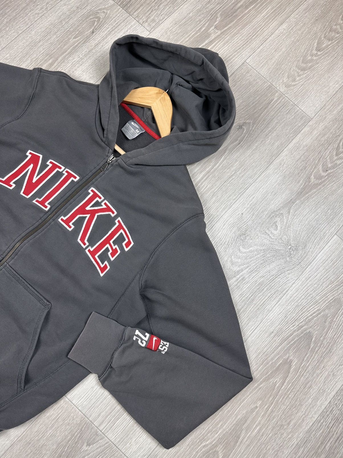Nike Vintage Nike Y2K Zip Hoodie Big Logo Size US M / EU 48-50 / 2 - 2 Thumbnail