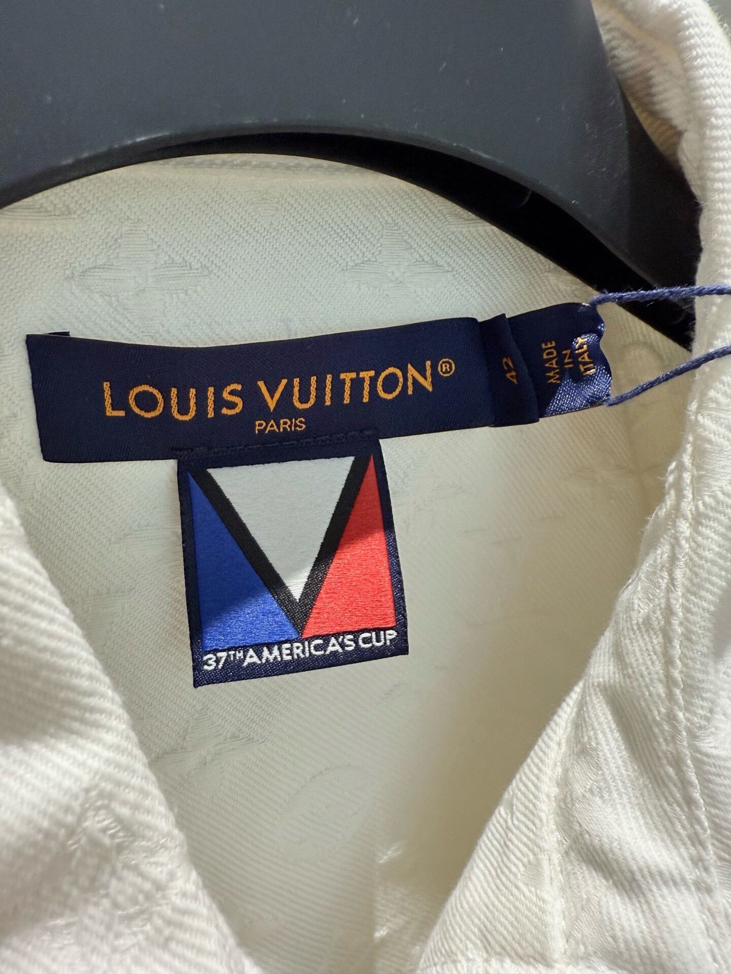 Louis Vuitton white embossed logo pilot jacket Size US L / EU 52-54 / 3 - 2 Thumbnail