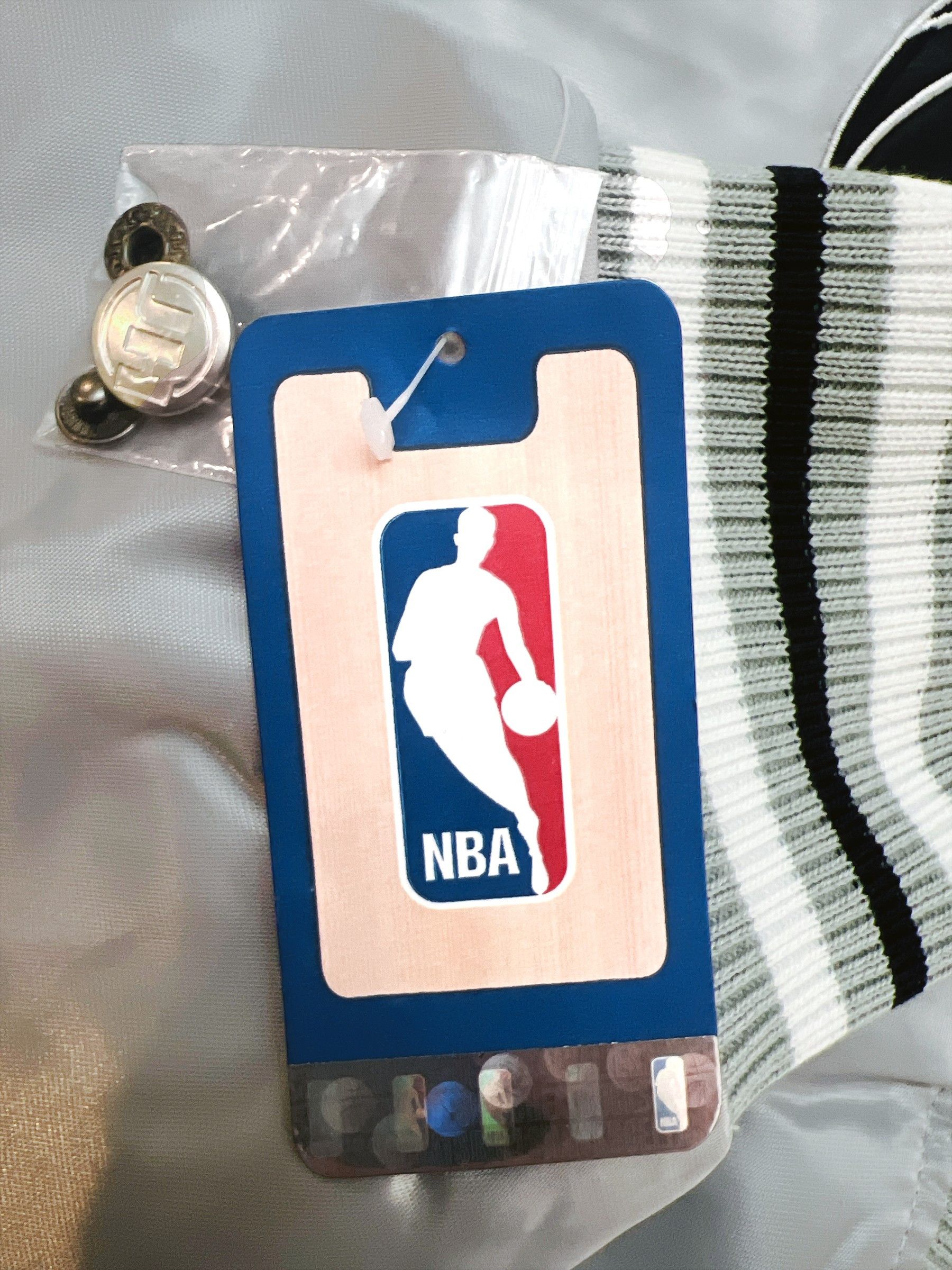 JH Design NBA x Miami Heat Satin Bomber Jacket – Size 4XL Size US XXL / EU 58 / 5 - 3 Thumbnail