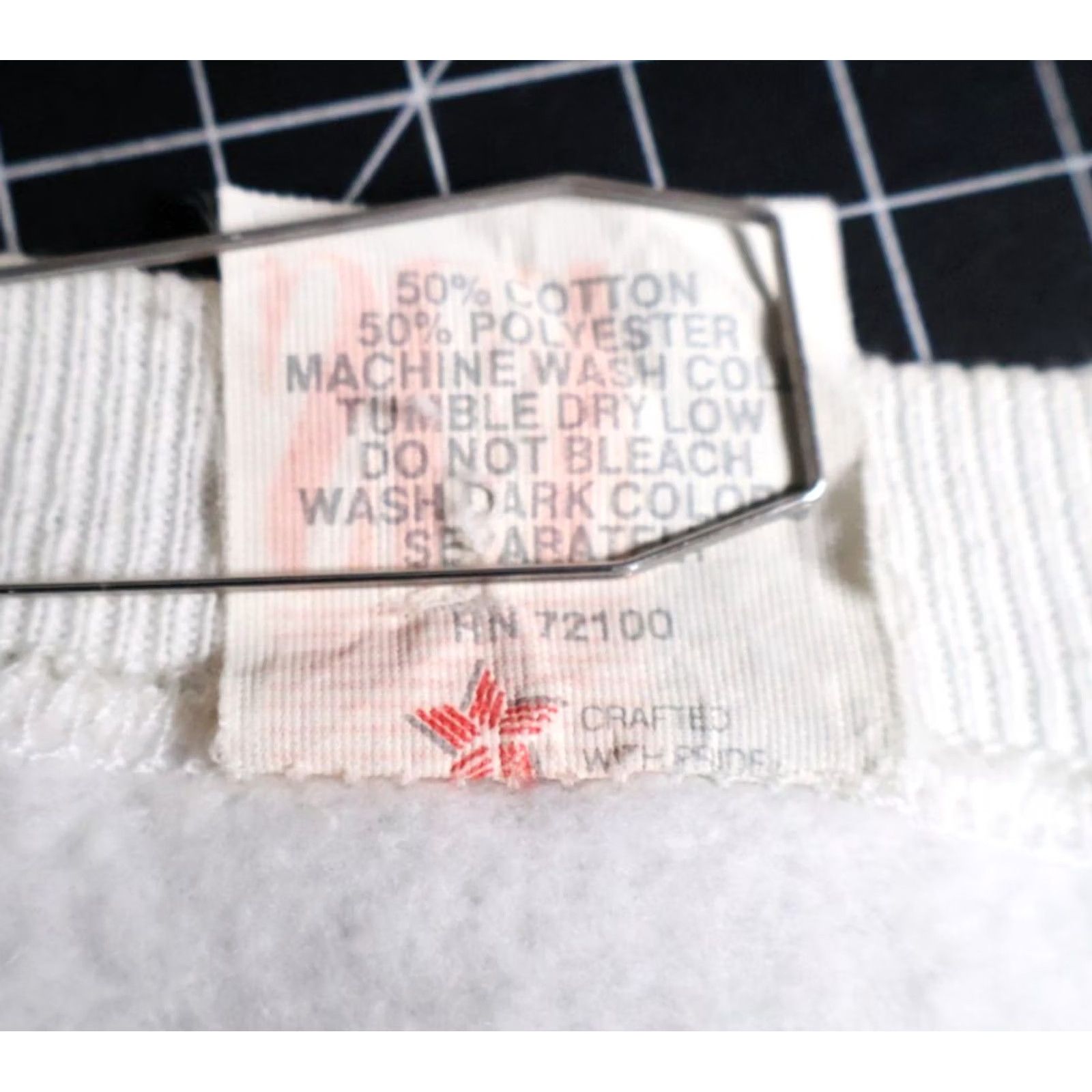 Vintage VINTAGE National Wildlife Sweatshirt Sun Logo White XL Men 1990 50/50 Crewneck Graphic Print Bear 90s Retro Animals Size US XL / EU 56 / 4 - 4 Thumbnail