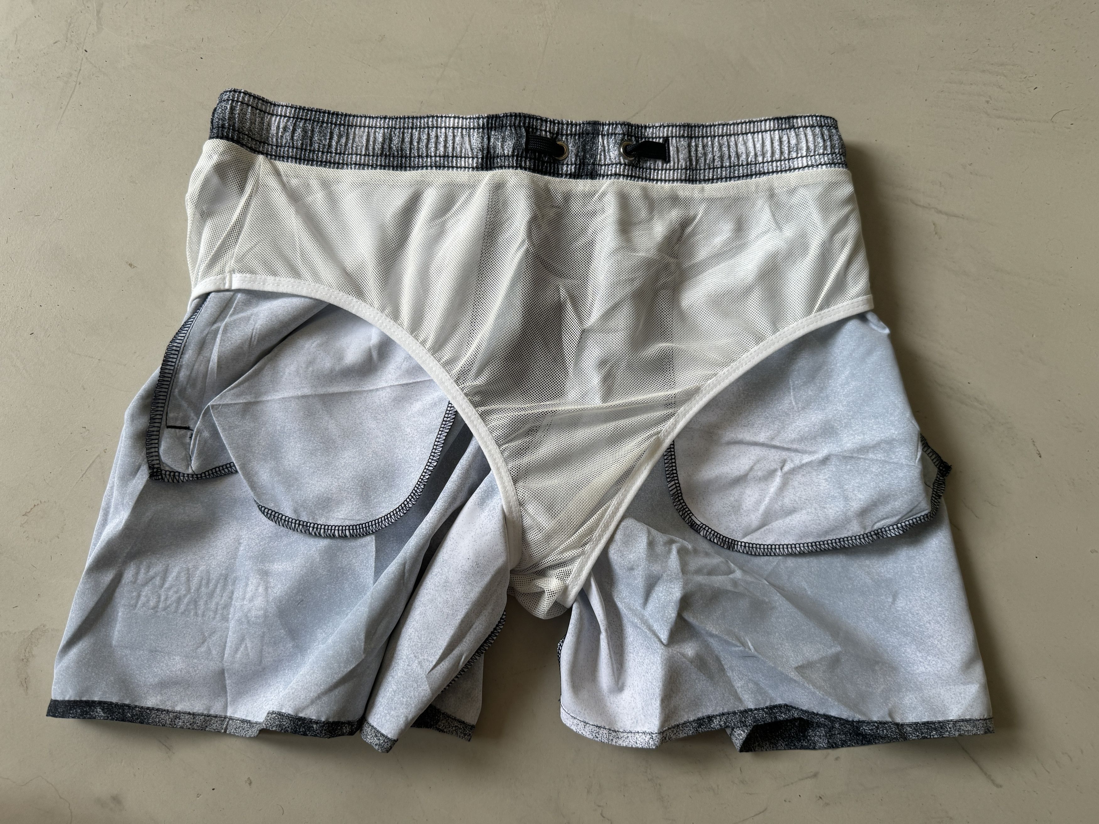 Armani Exchange ARMANI EXCHANGE Lightweight Swim Shorts Spray Print Size US 32 / EU 48 - 7 Thumbnail