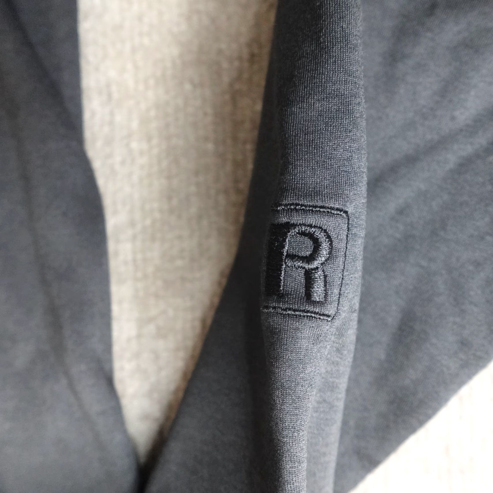 Patagonia Patagonia Mens Sweater Small Gray R1 Daily Zip Neck Pullover 1/4 Zip Casual Activewear Long Sleeve Regular Mens Size US S / EU 44-46 / 1 - 7 Thumbnail