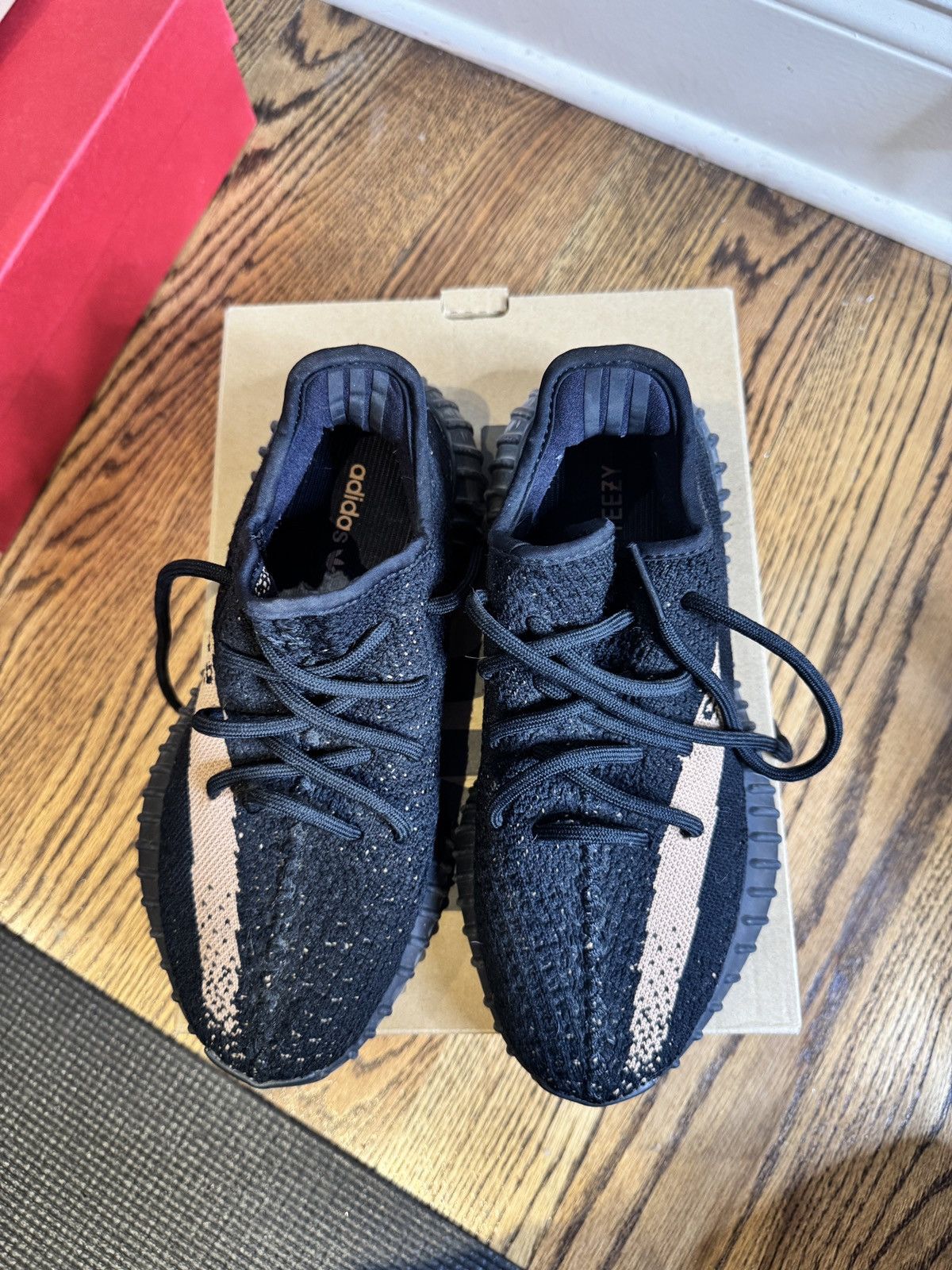 Adidas Yeezy Boost 350 V2 Black/Copper Size US 5 / IT 35 - 5 Thumbnail