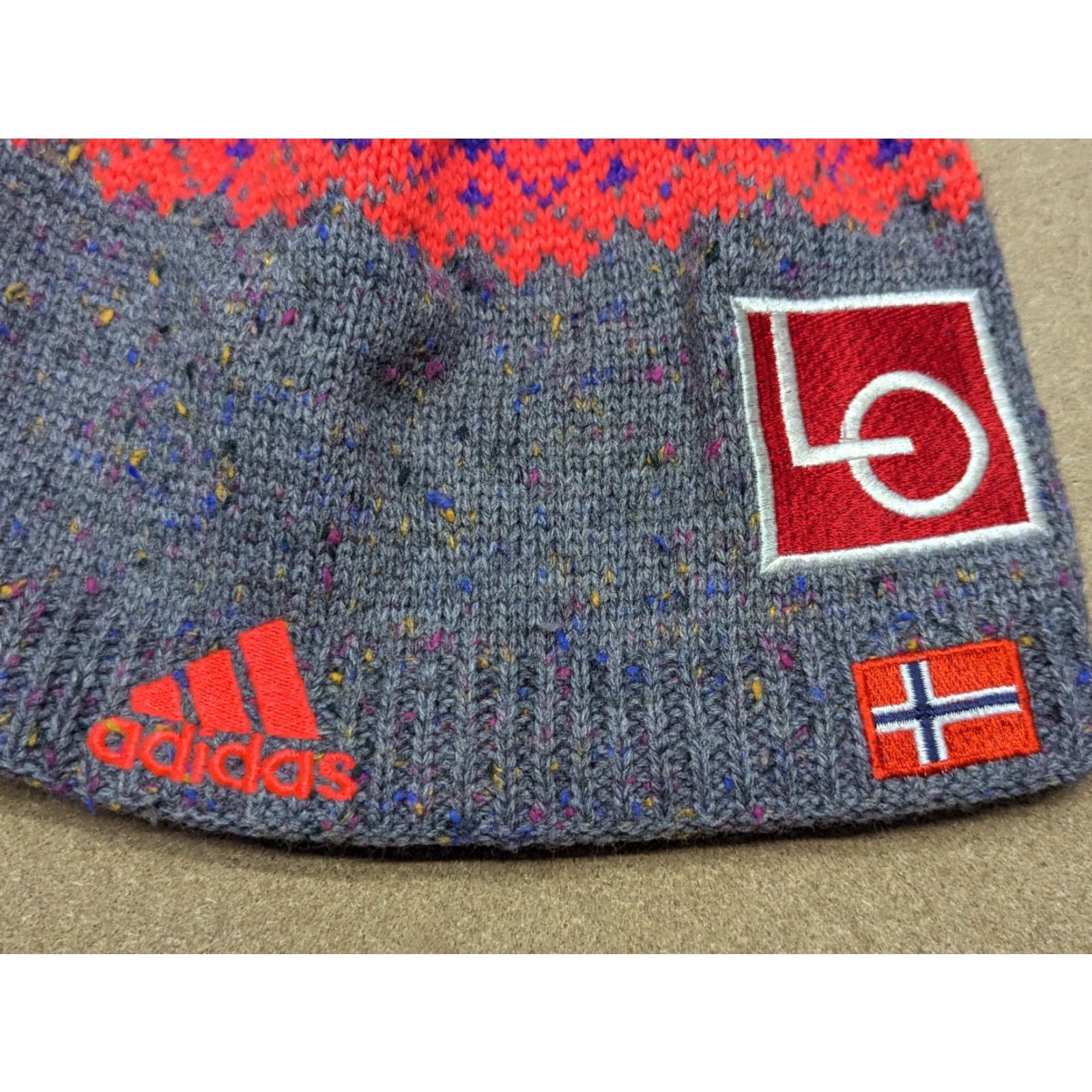 Adidas VINTAGE Size ONE SIZE - 3 Thumbnail