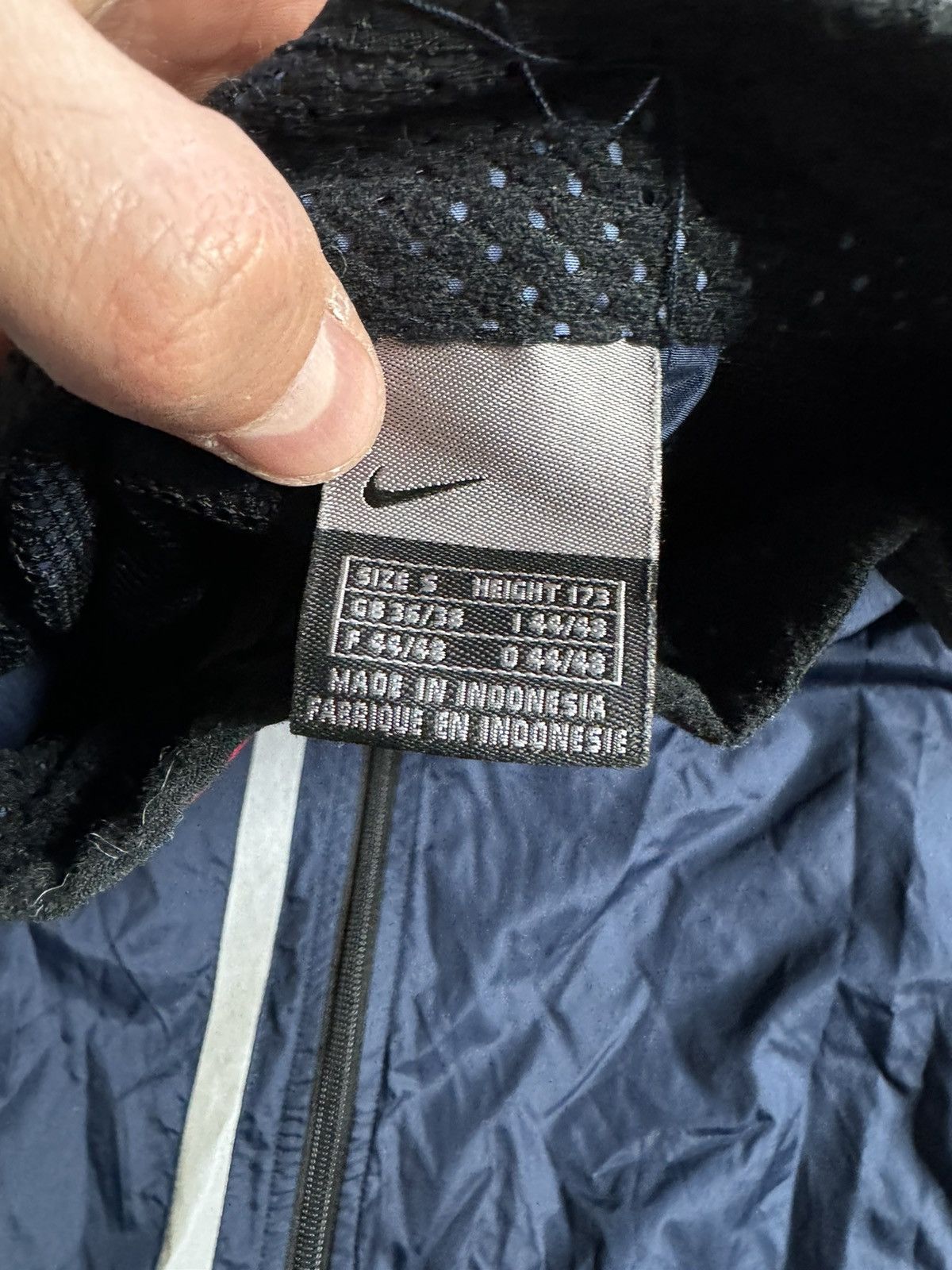 Nike × Vintage Vintage Nike Nylon Track Jacket 00s Logo Swoosh Y2K Size US S / EU 44-46 / 1 - 3 Thumbnail