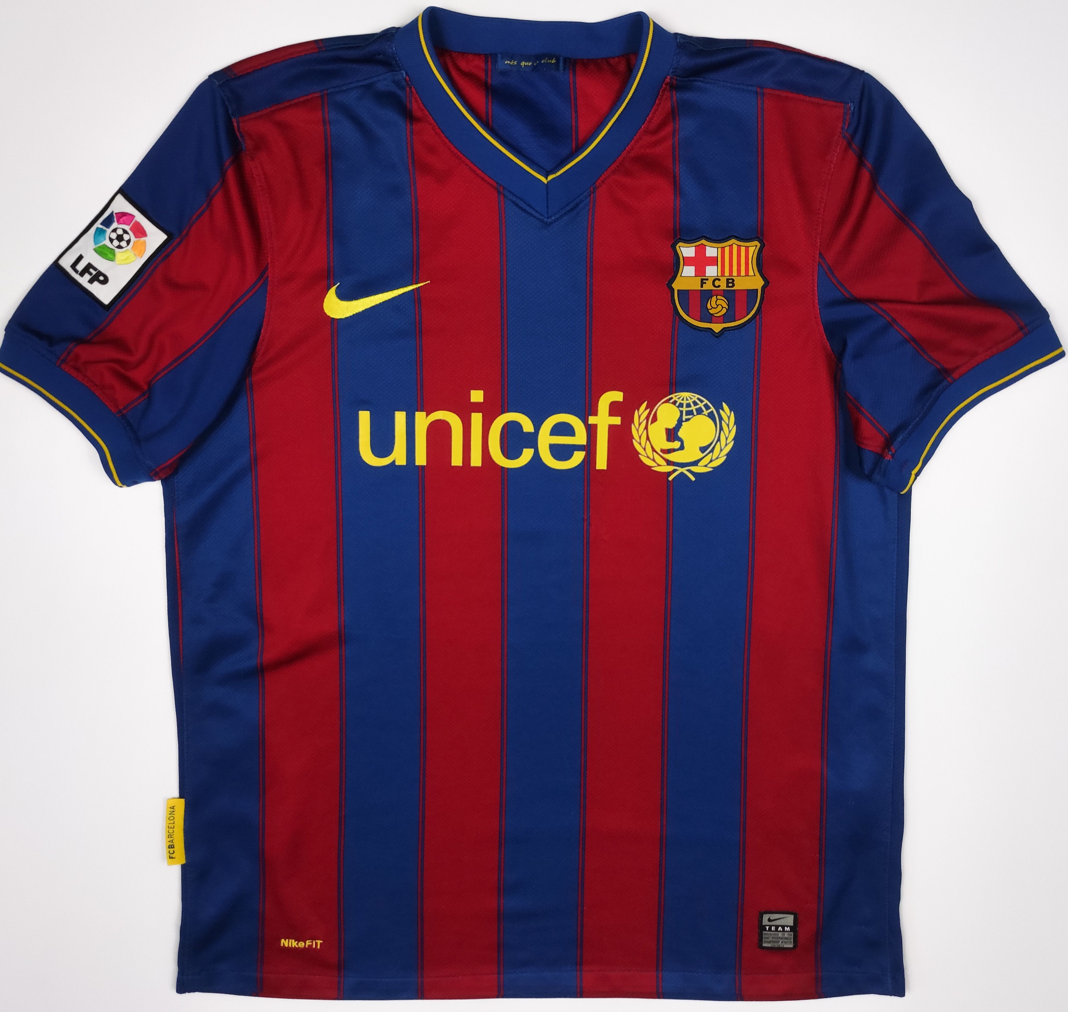 Nike FC Barcelona 2009 2010 Nike Home Shirt Vintage Barca Unicef Size US M / EU 48-50 / 2 - 1 Thumbnail