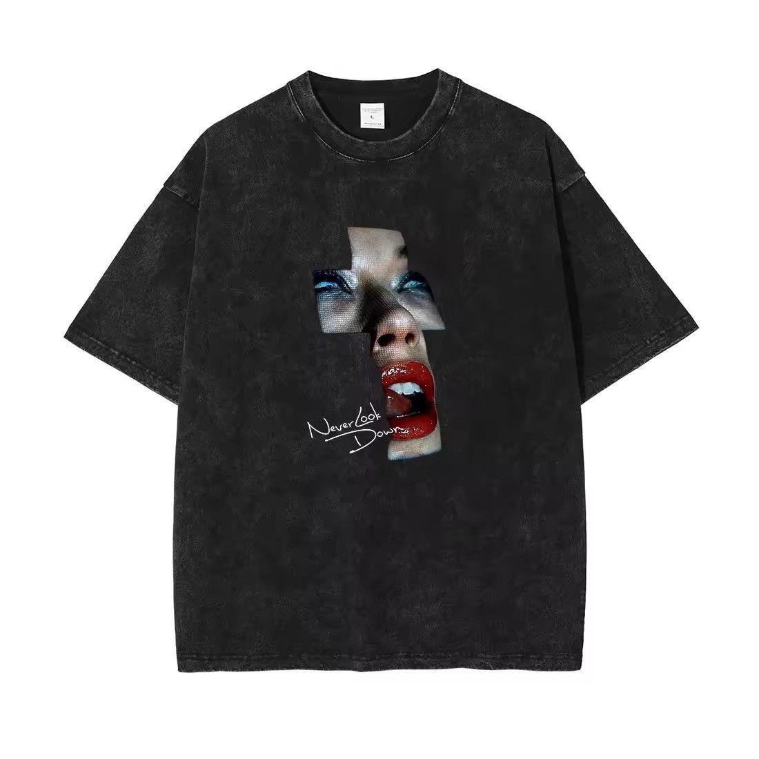Other Design Abstract Graphic Washed T Shirt y2k Size US L / EU 52-54 / 3 - 1 Thumbnail