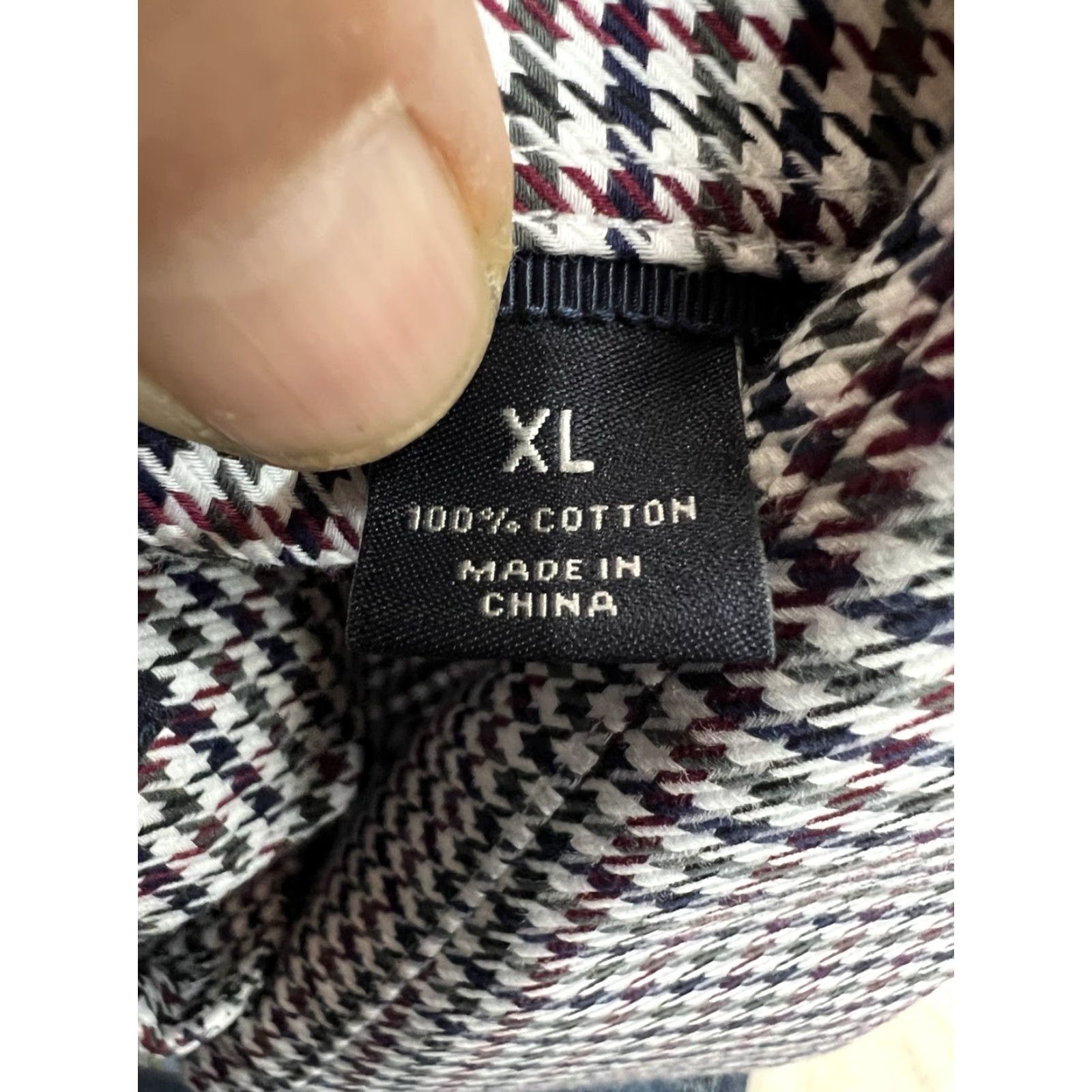 Hart Schaffner Marx Hart Shaffner Marx Button-Up Shirt Men XL Black Herringbone Long Sleeve, Classic, Designer, All Seasons Size US XL / EU 56 / 4 - 7 Thumbnail