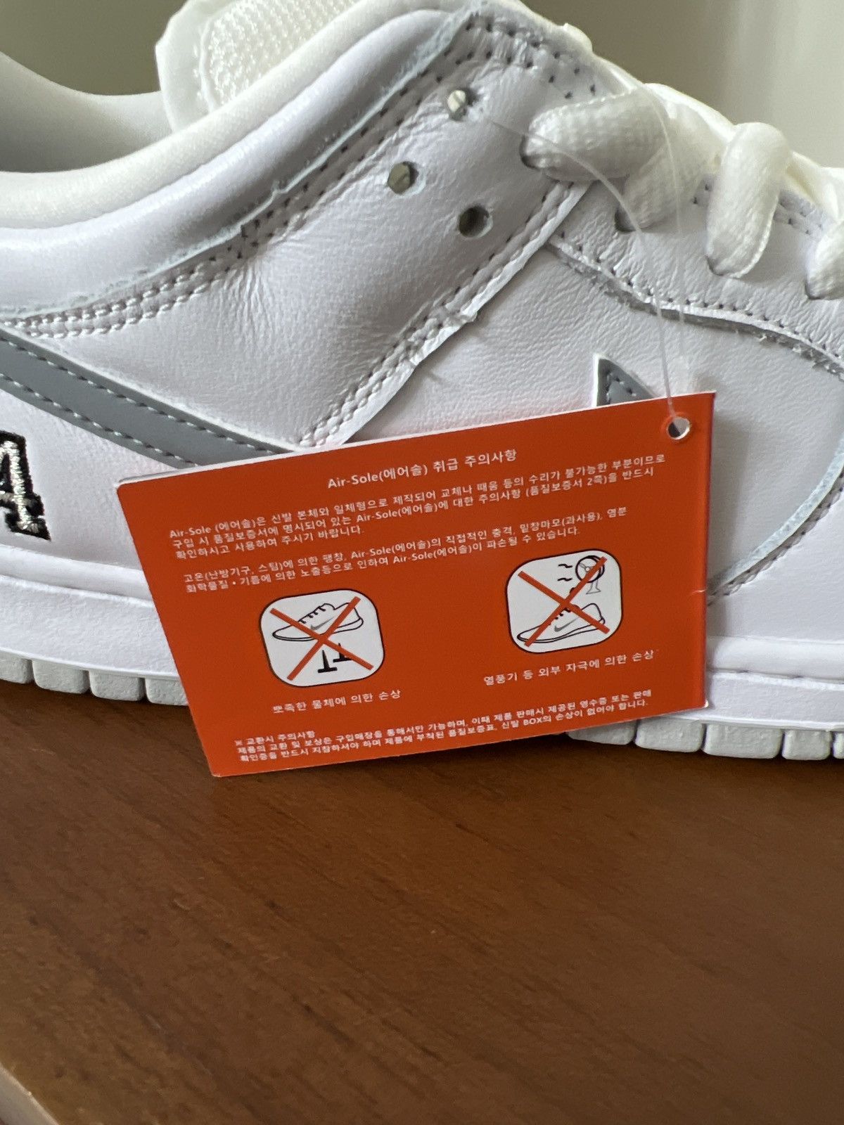 Nike Supreme nike SB dunk low 94 white metallic silver Size US 9 / EU 42 - 14 Thumbnail