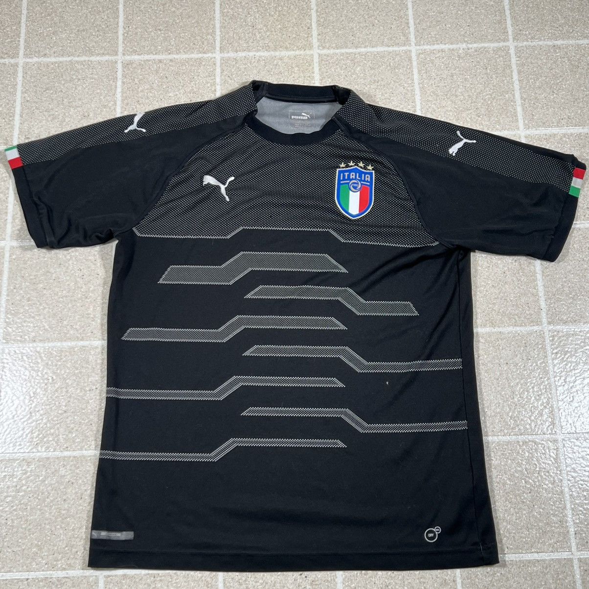 Puma Italy 2018-2019 Goalkeeper Soccer Jersey Football Shirt sz L Size US L / EU 52-54 / 3 - 1 Thumbnail
