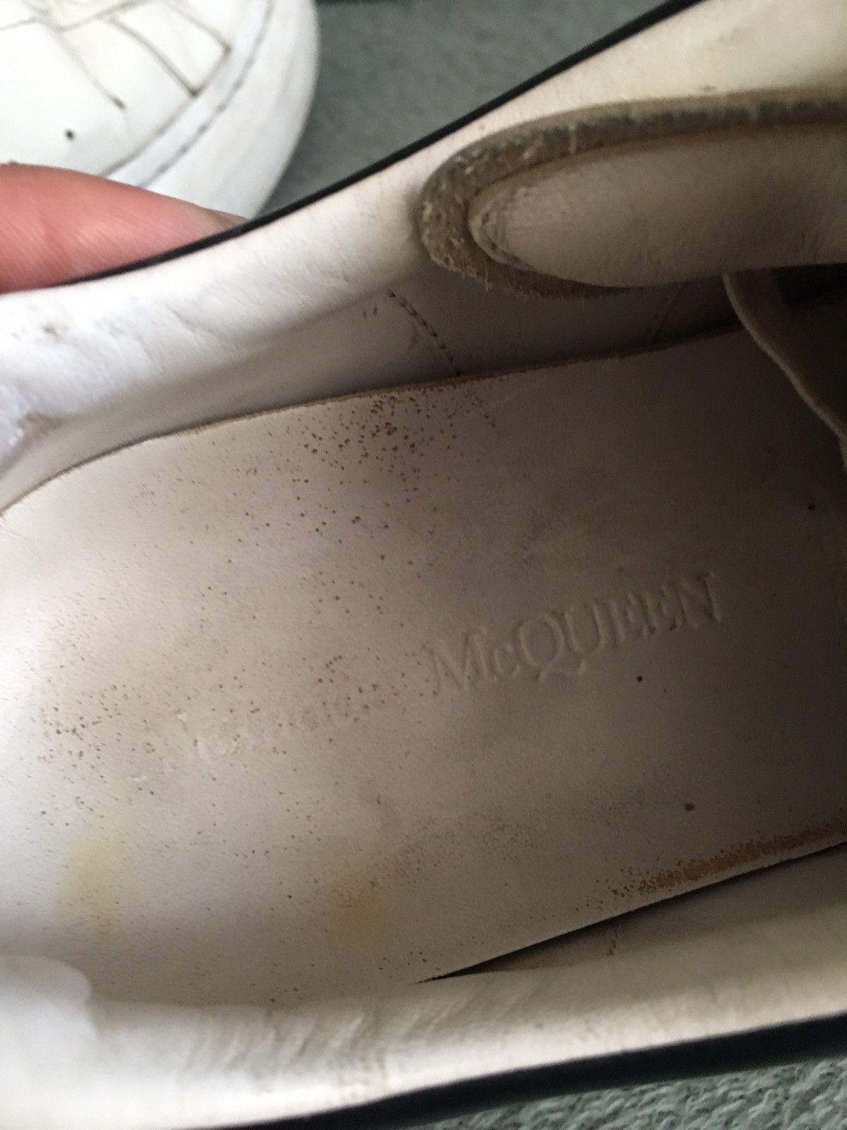 Alexander McQueen Alexander McQueen Oversized White Leather Sneakers EU 41 Size US 8 / EU 41 - 11 Thumbnail