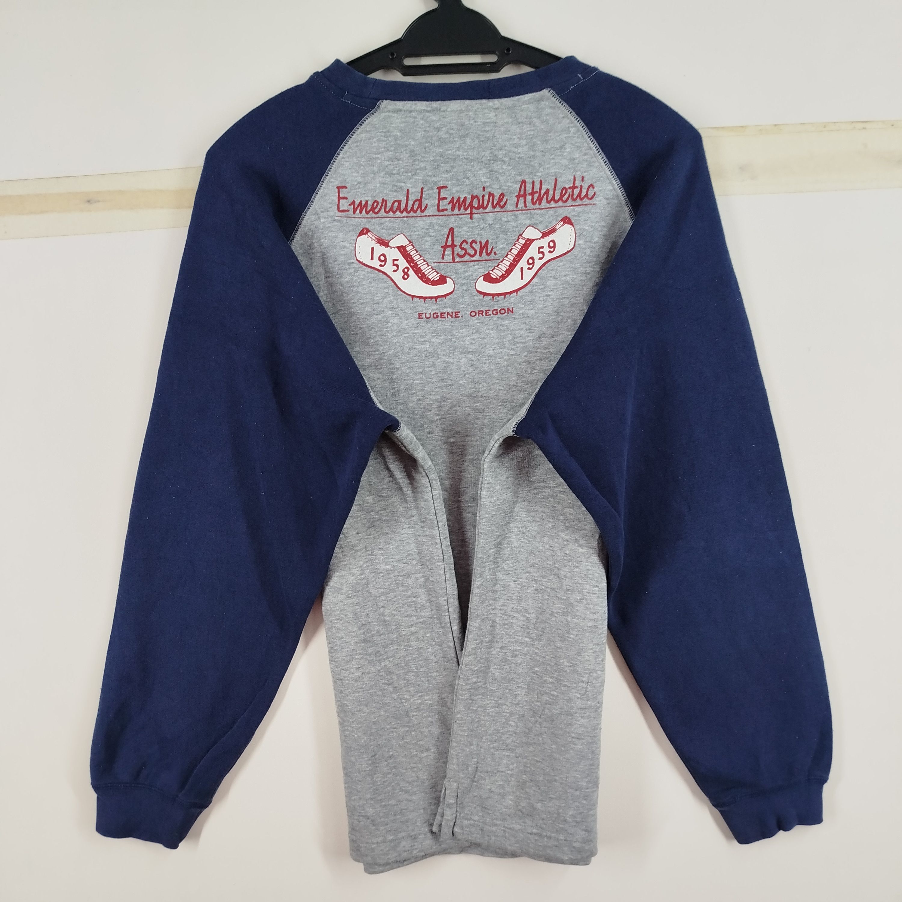 Nike Vintage Nike Swoosh Logo Center Raglan Design Sun Faded Size US M / EU 48-50 / 2 - 9 Thumbnail