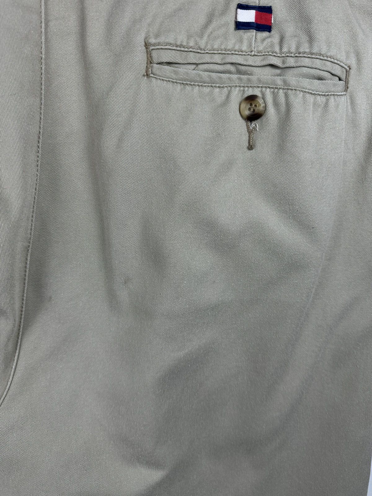 Tommy Hilfiger Vintage Y2K 33x34 Tommy Hilfiger Beige Cotton Chino Pant Size US 33 - 8 Thumbnail