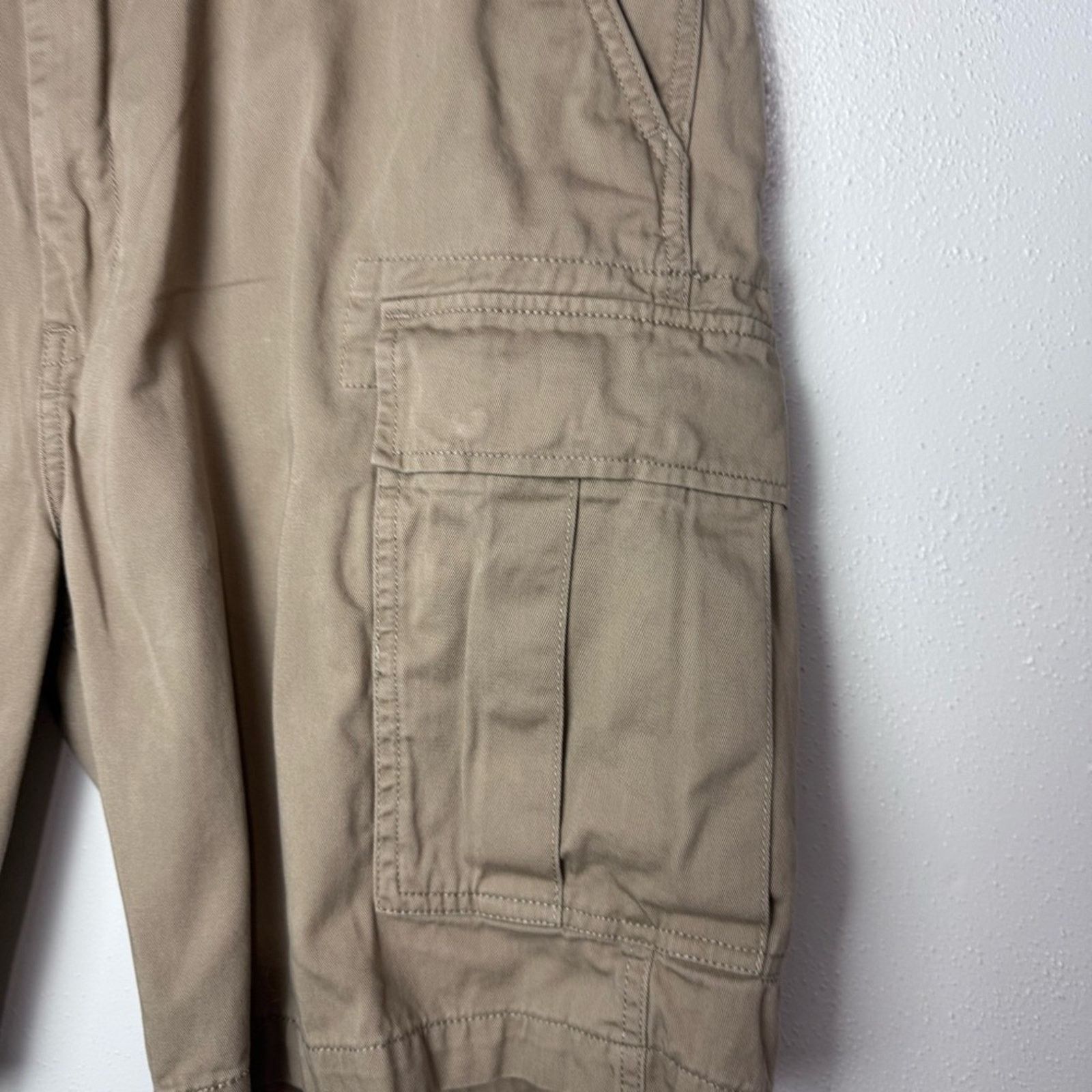 Levi's Levi’s Tan Cotton Front Pocket Cargo Shorts Men’s Size 40 Size US 40 / EU 56 - 9 Thumbnail