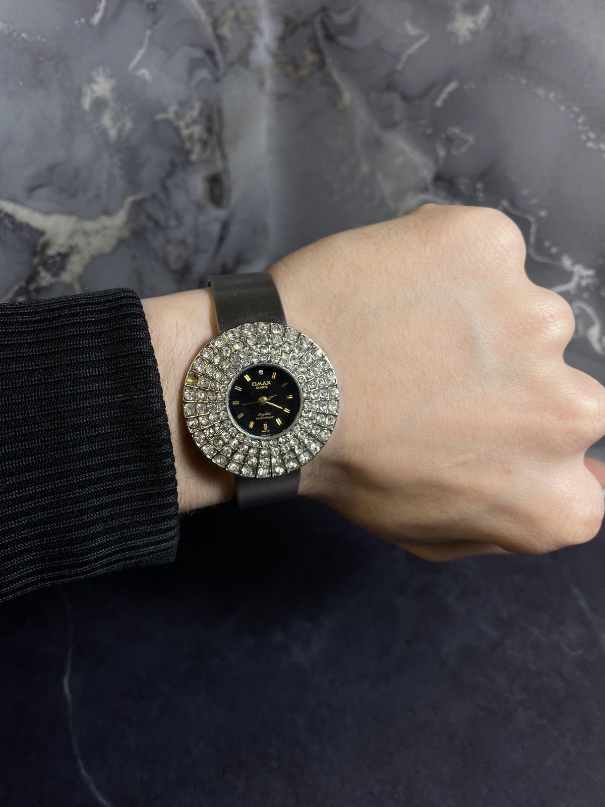 Jewelry Omax Vintage Crystal Watch – Elegant Statement Piece ⏳ Size ONE SIZE - 1 Thumbnail