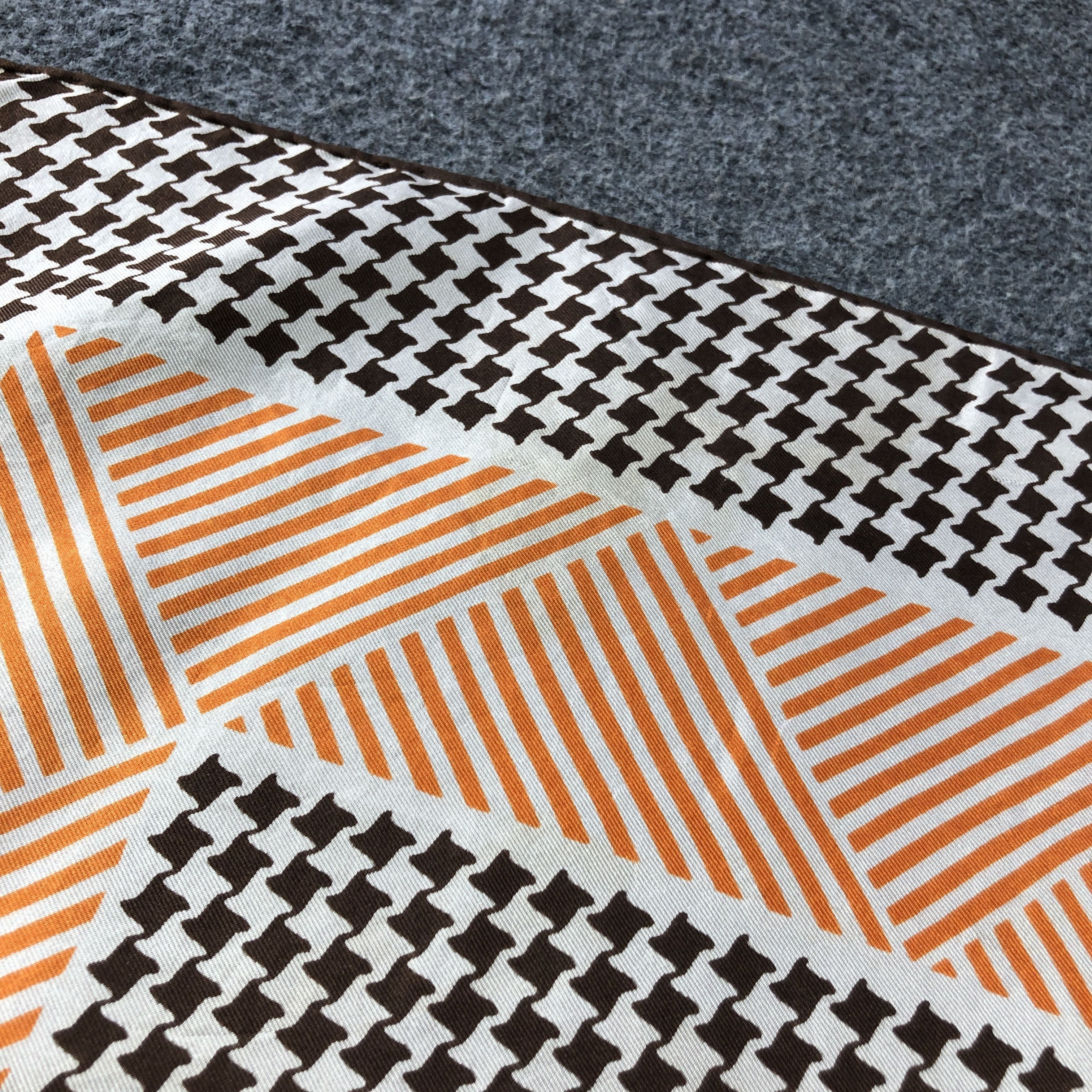 Vintage Vintage Luxury Houndstooth Hand Rolled Silk Scarf M1337 Size ONE SIZE - 11 Thumbnail