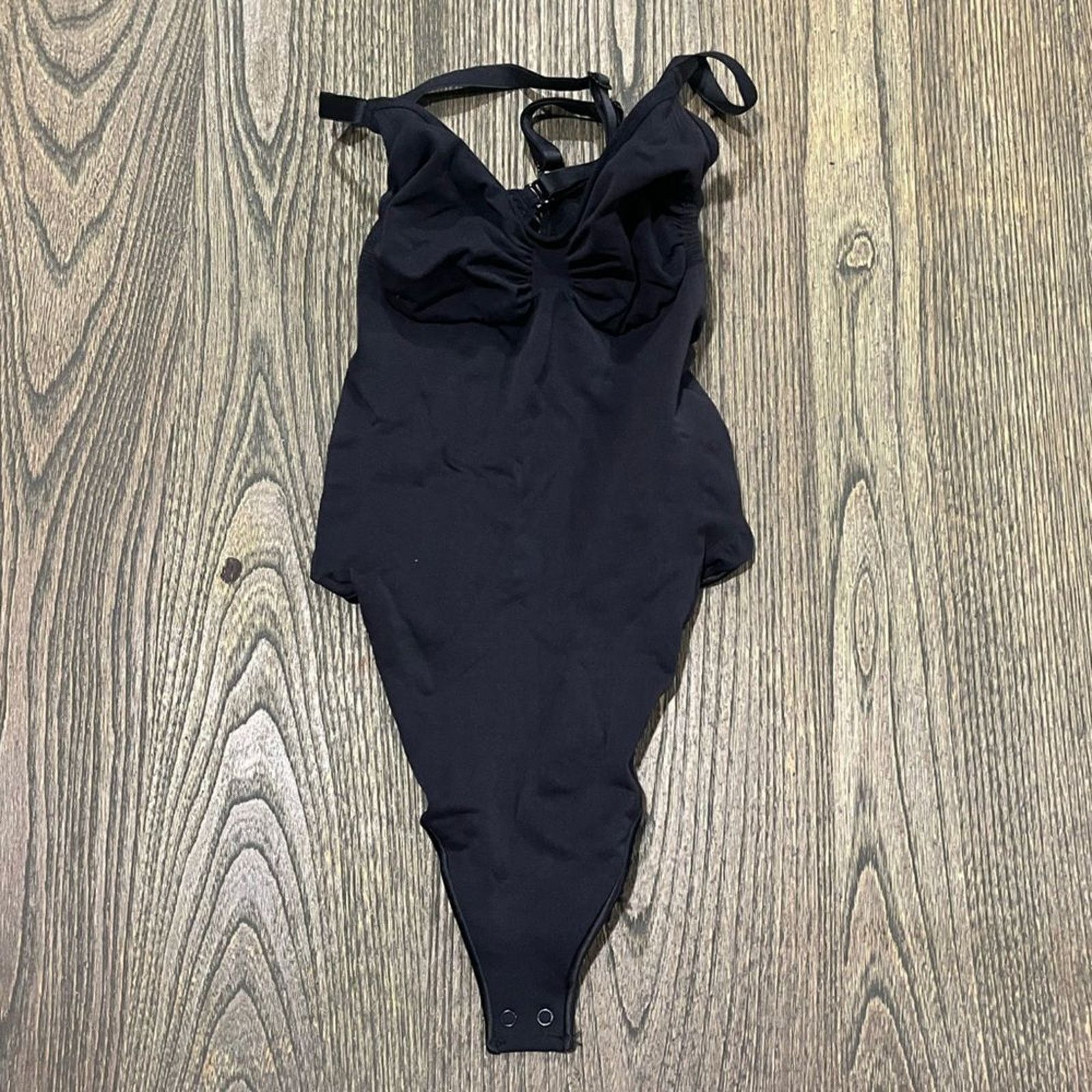 SKIMS NWOT Skims Seamless Sculpt Thong Bodysuit Scoop Neck S Size S / US 4 / IT 40 - 1 Thumbnail